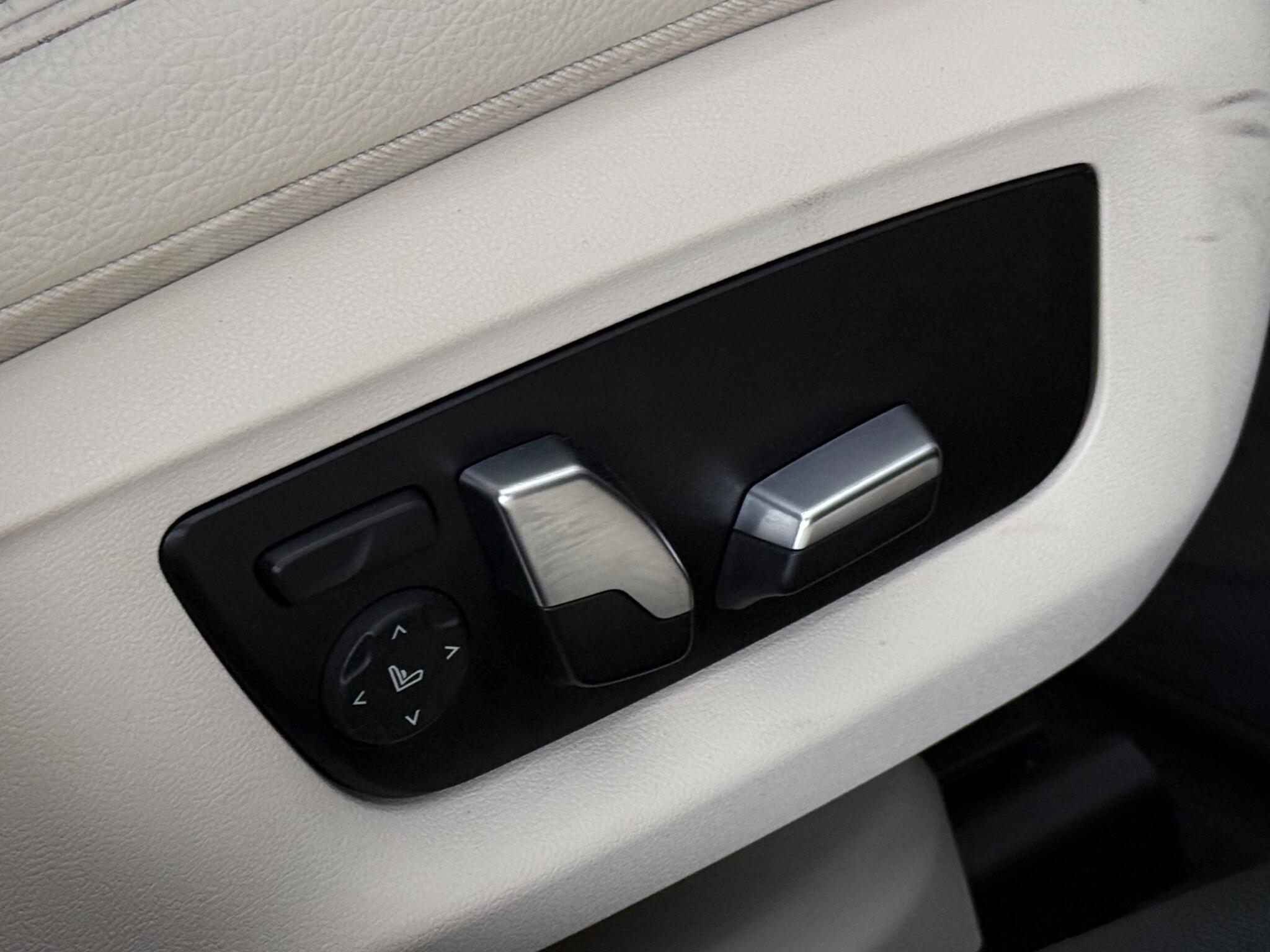 BMW 5 Series view 33
