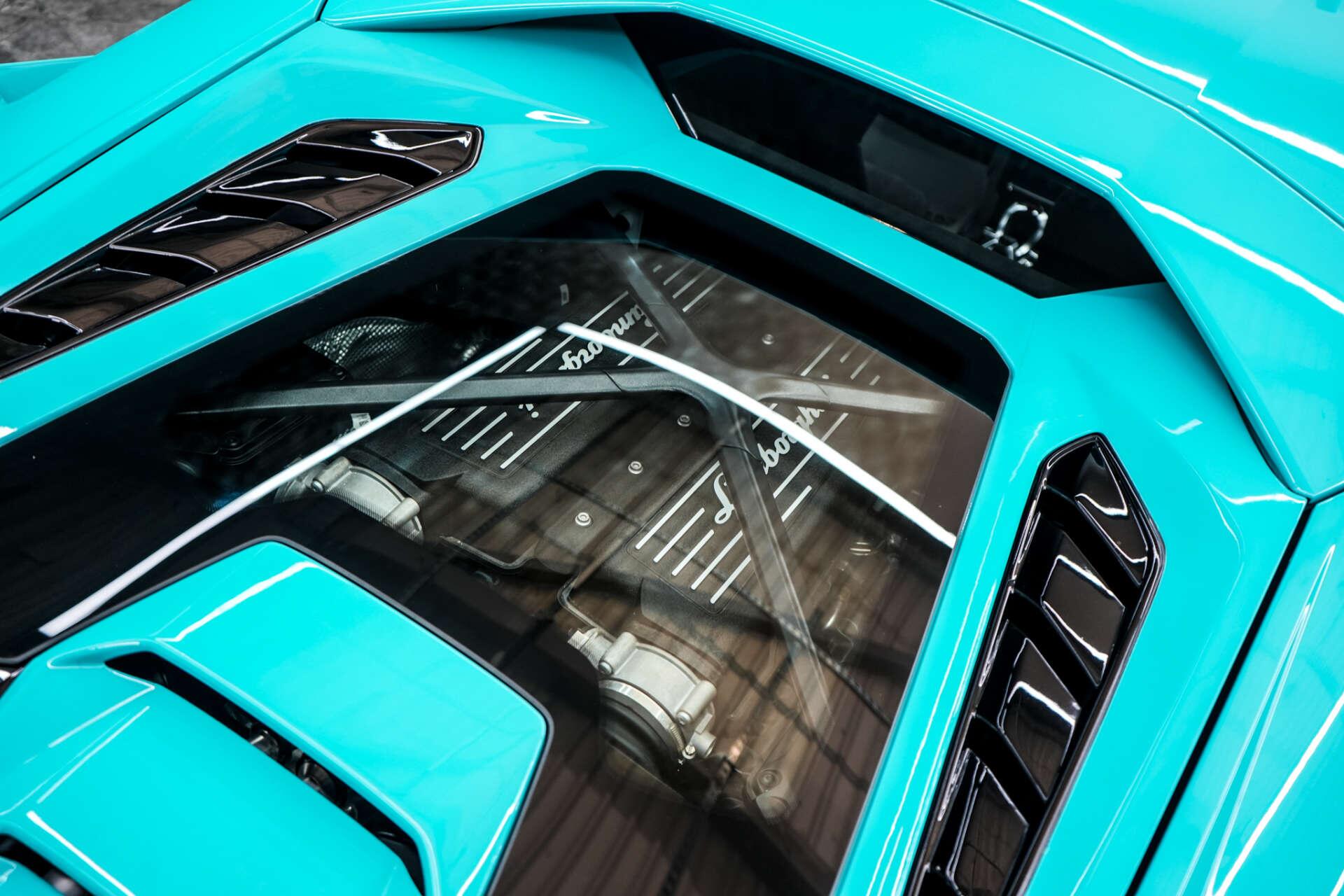 Lamborghini Huracan view 21