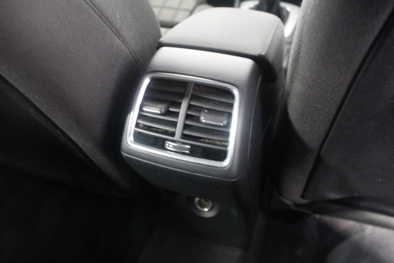 Audi Q3 view 56
