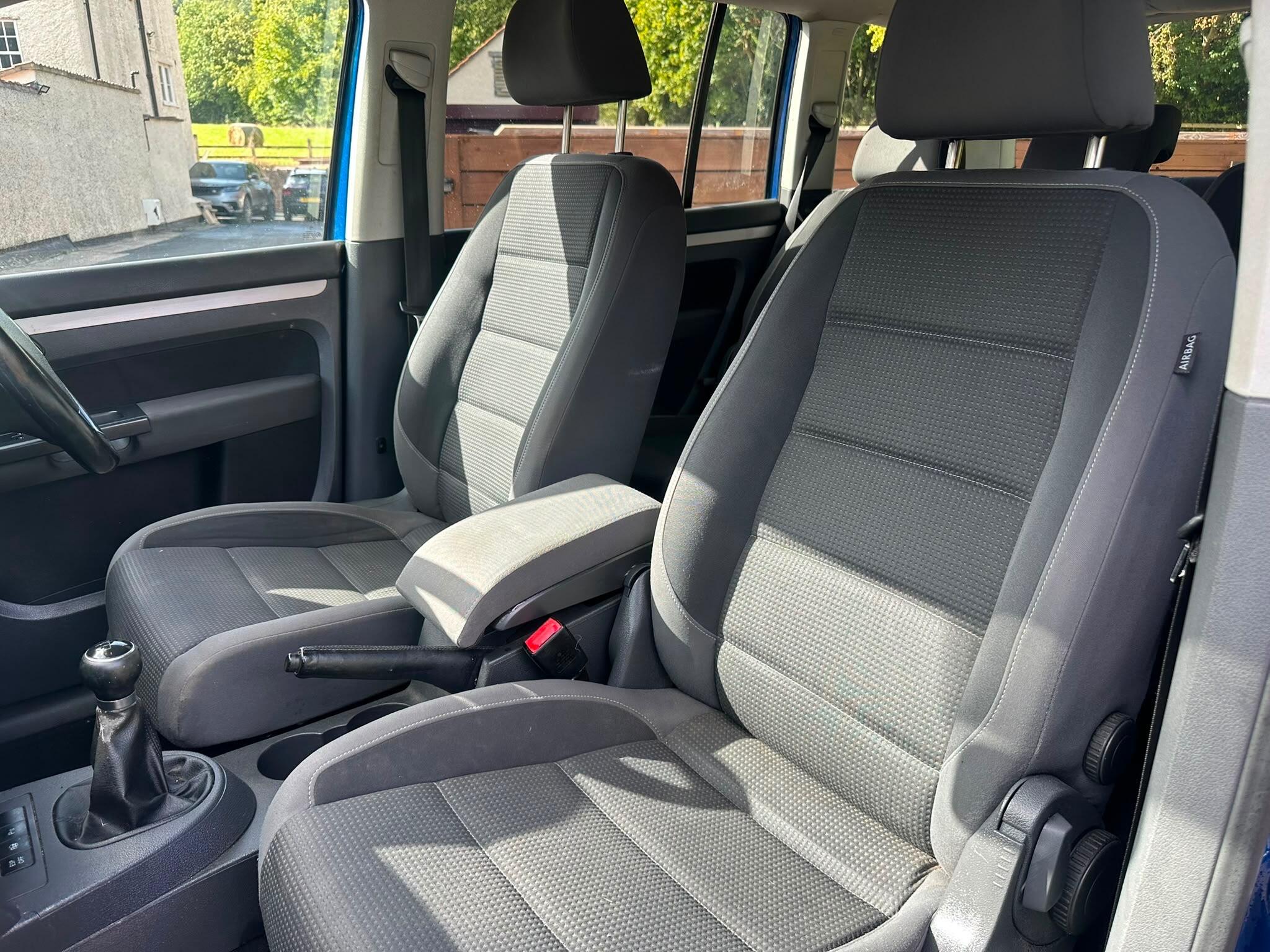 Volkswagen Touran view 40