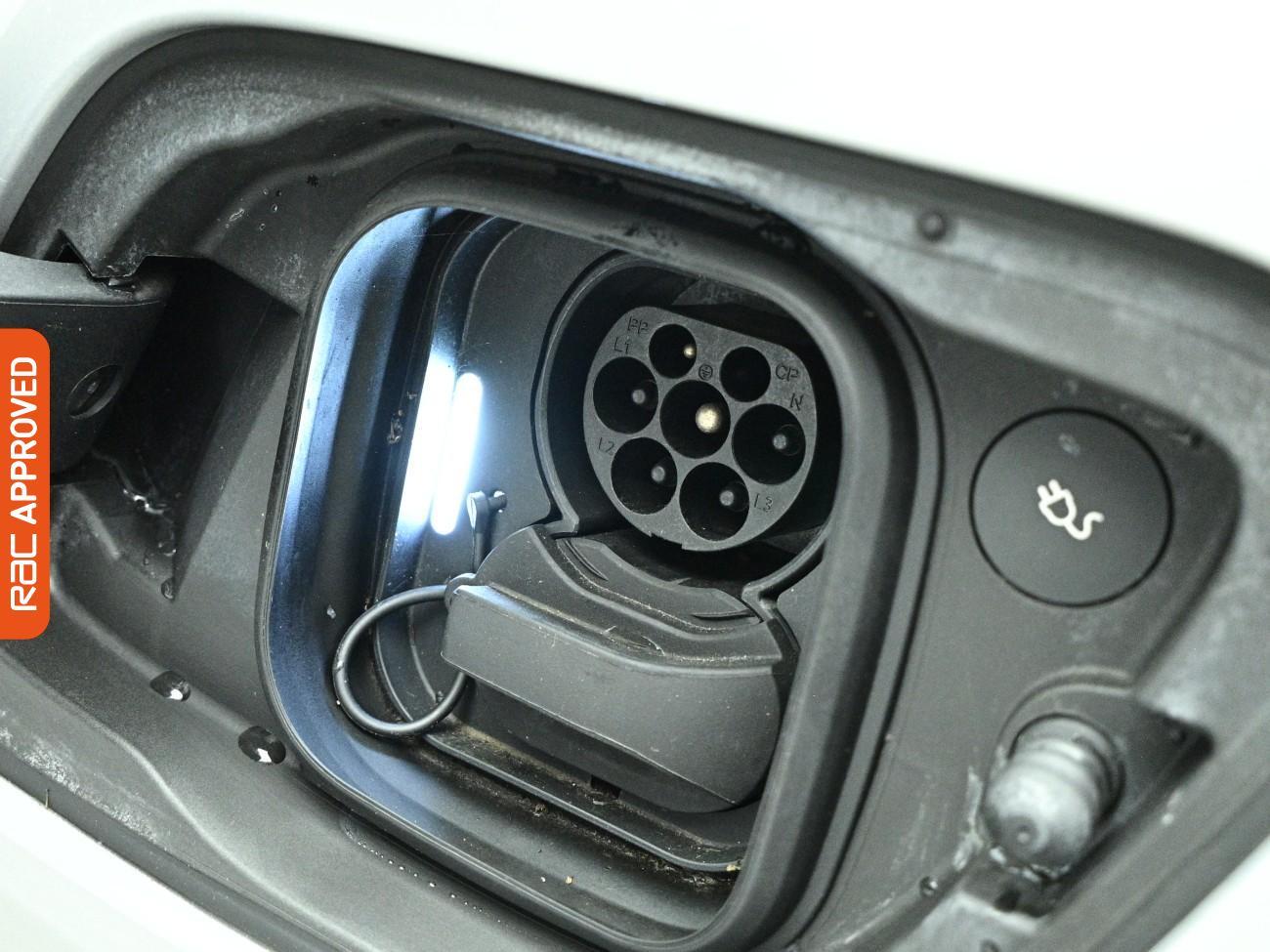 Volvo XC40 view 15