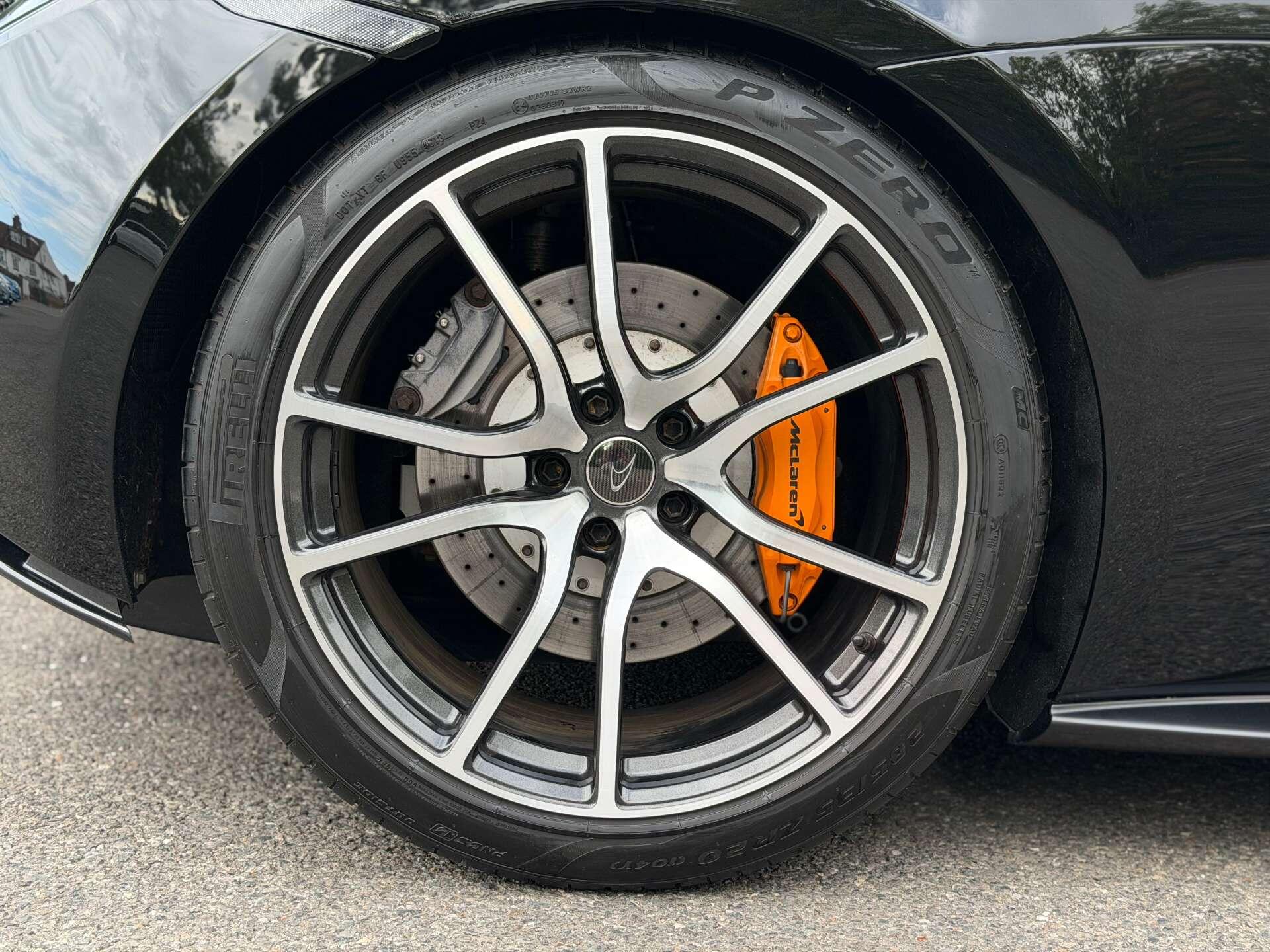 McLaren 570GT view 40