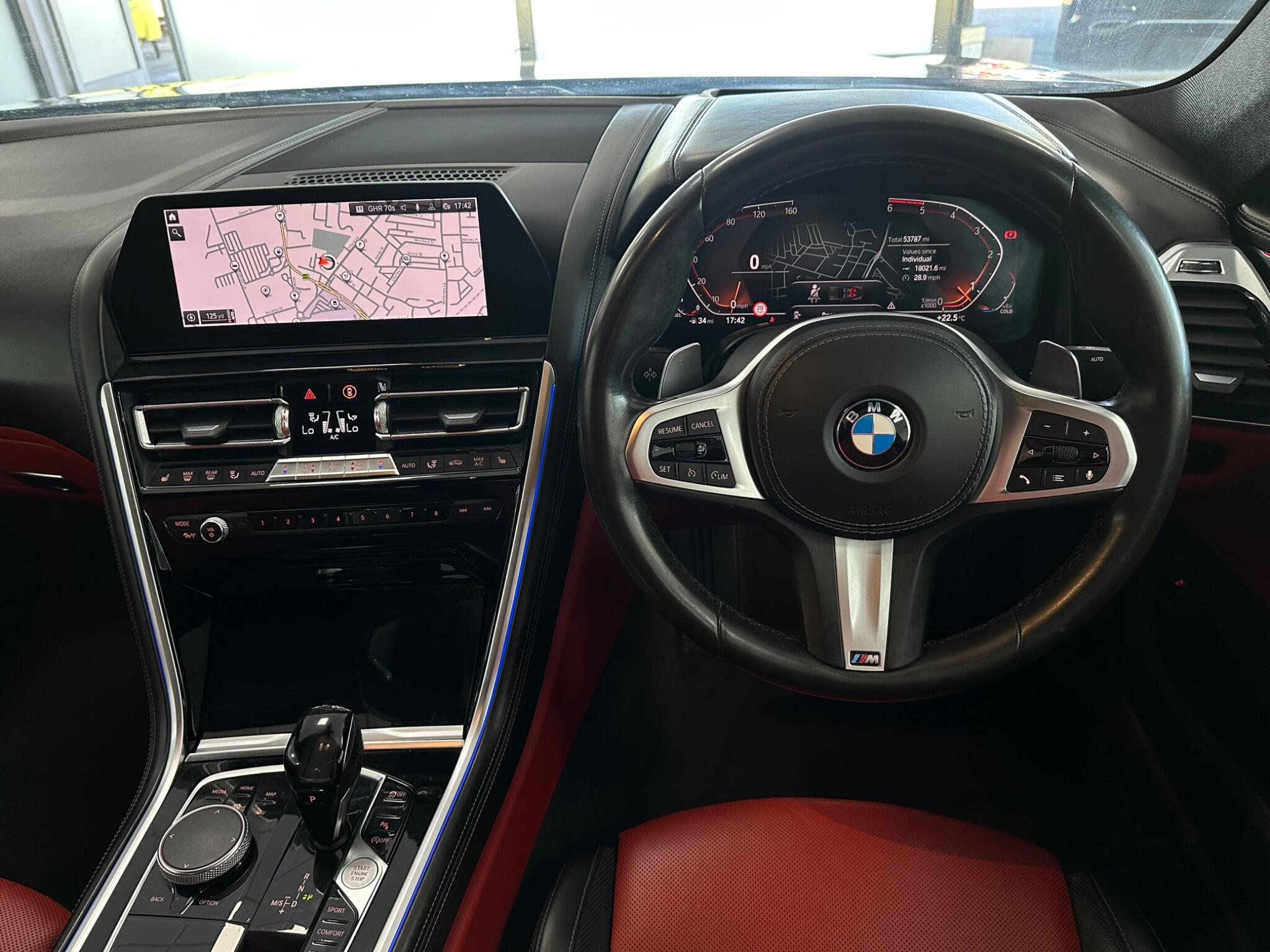 BMW 8 Series view 18