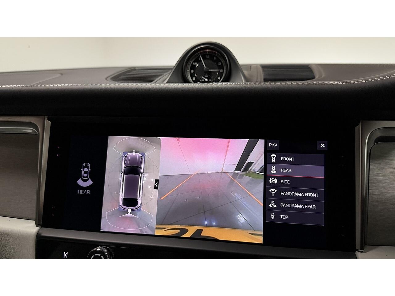 Porsche Macan view 30