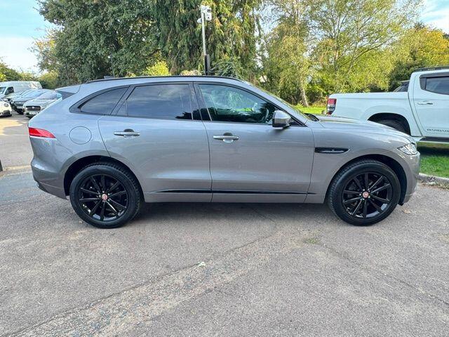 Jaguar F-Pace view 9