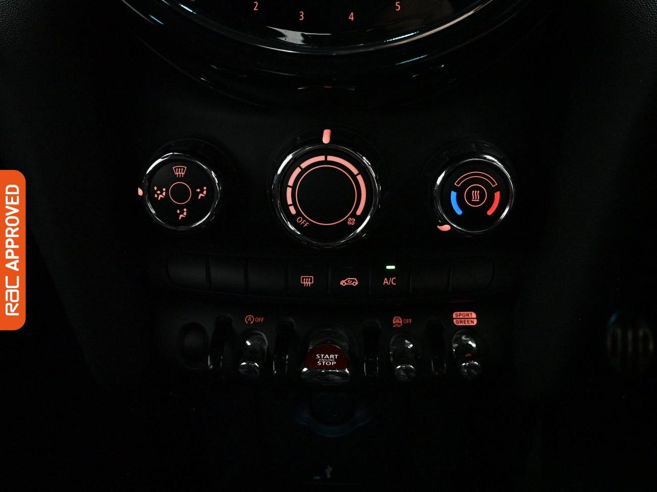Mini Hatch view 15