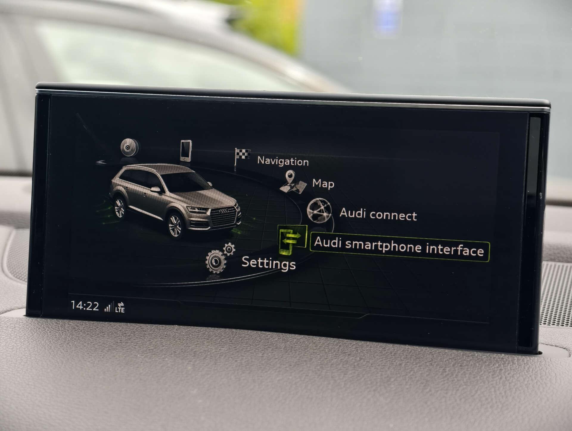 Audi Q7 view 40