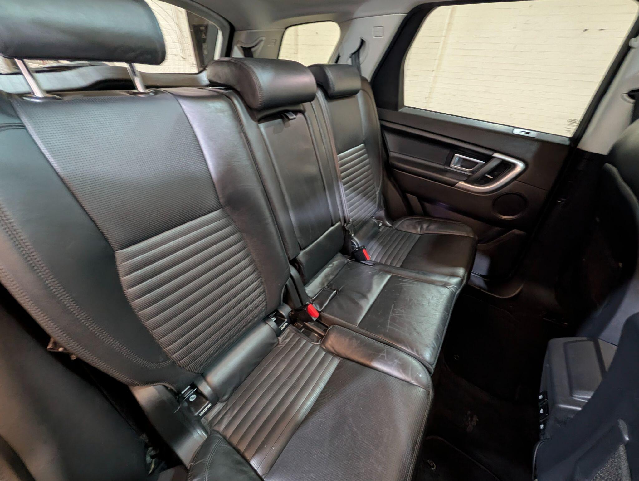 Land Rover Discovery Sport view 23
