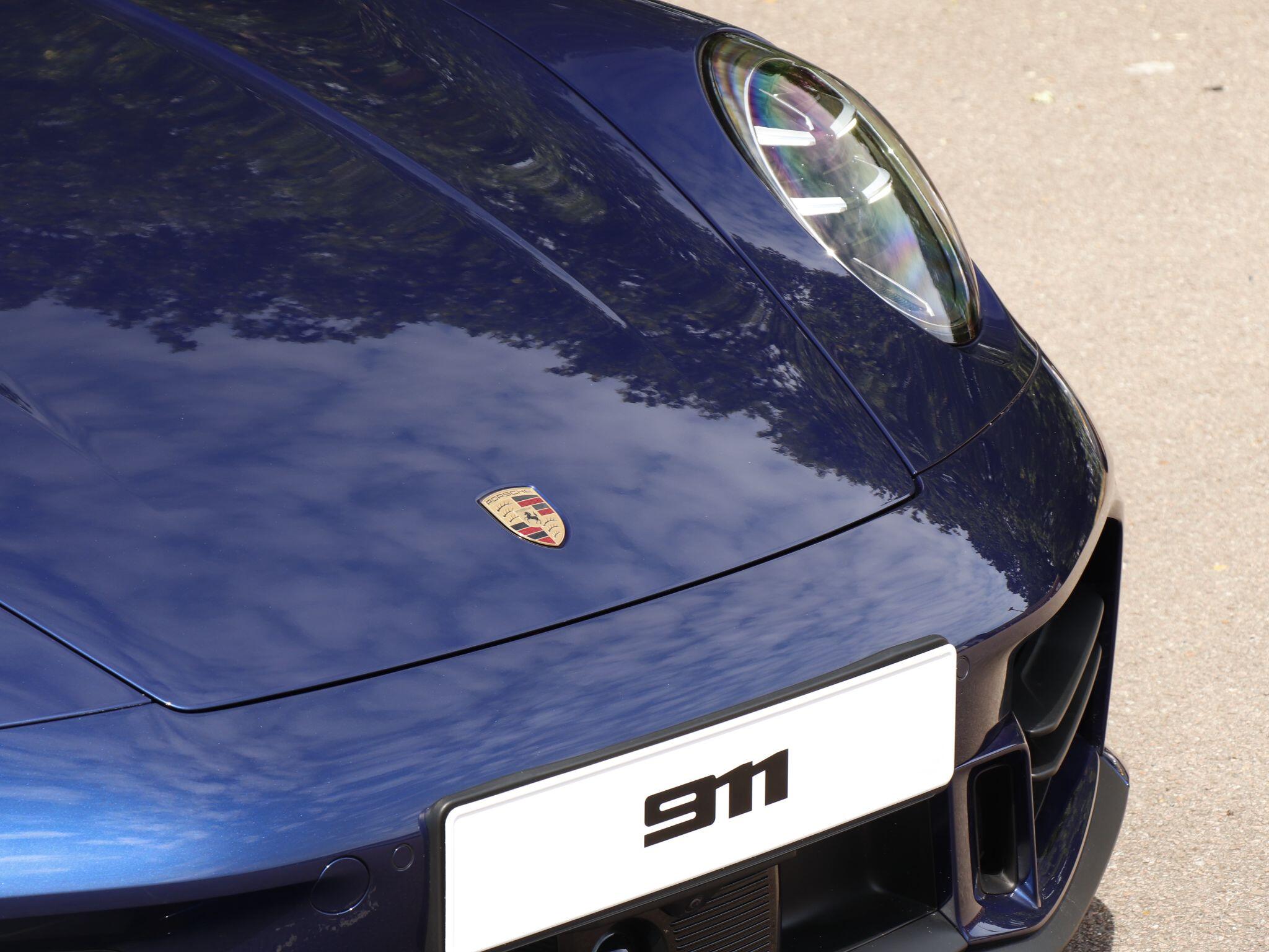 Porsche 911 view 36