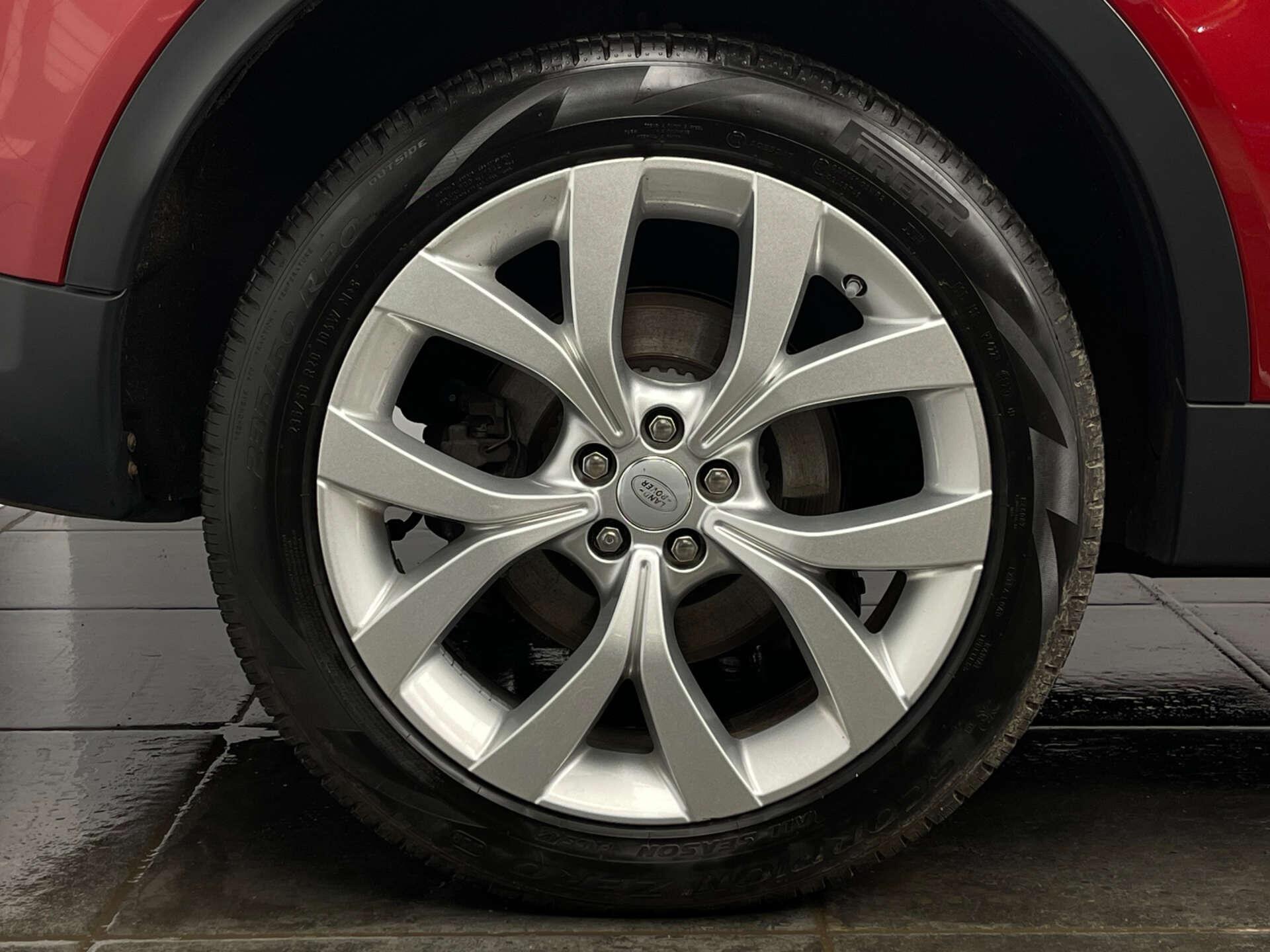 Land Rover Discovery Sport view 10