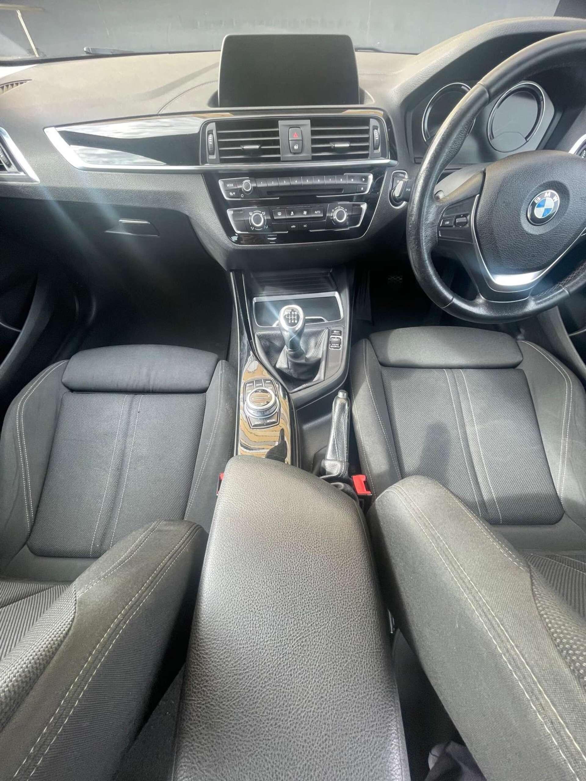 BMW 1 Series view 22