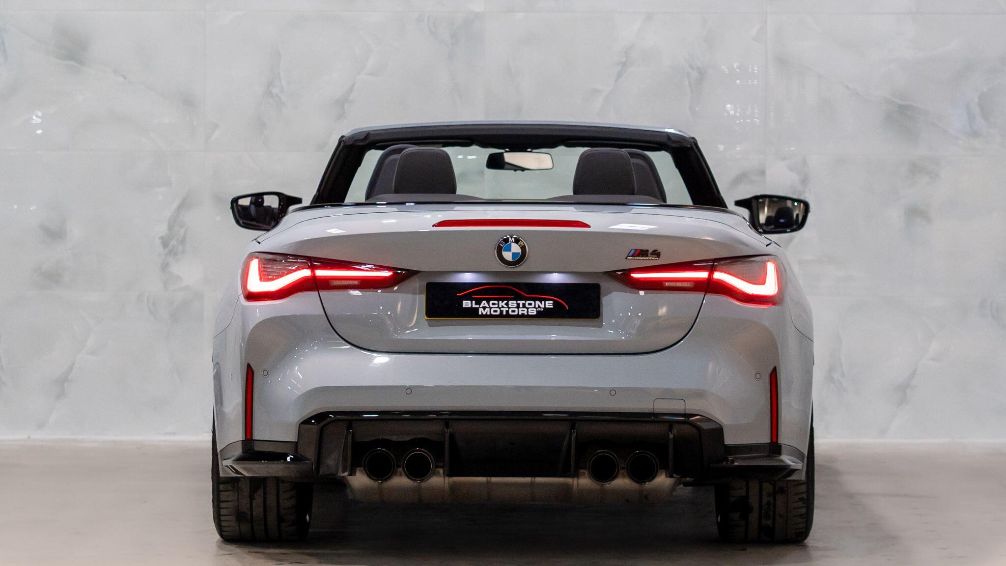 BMW M4 view 6