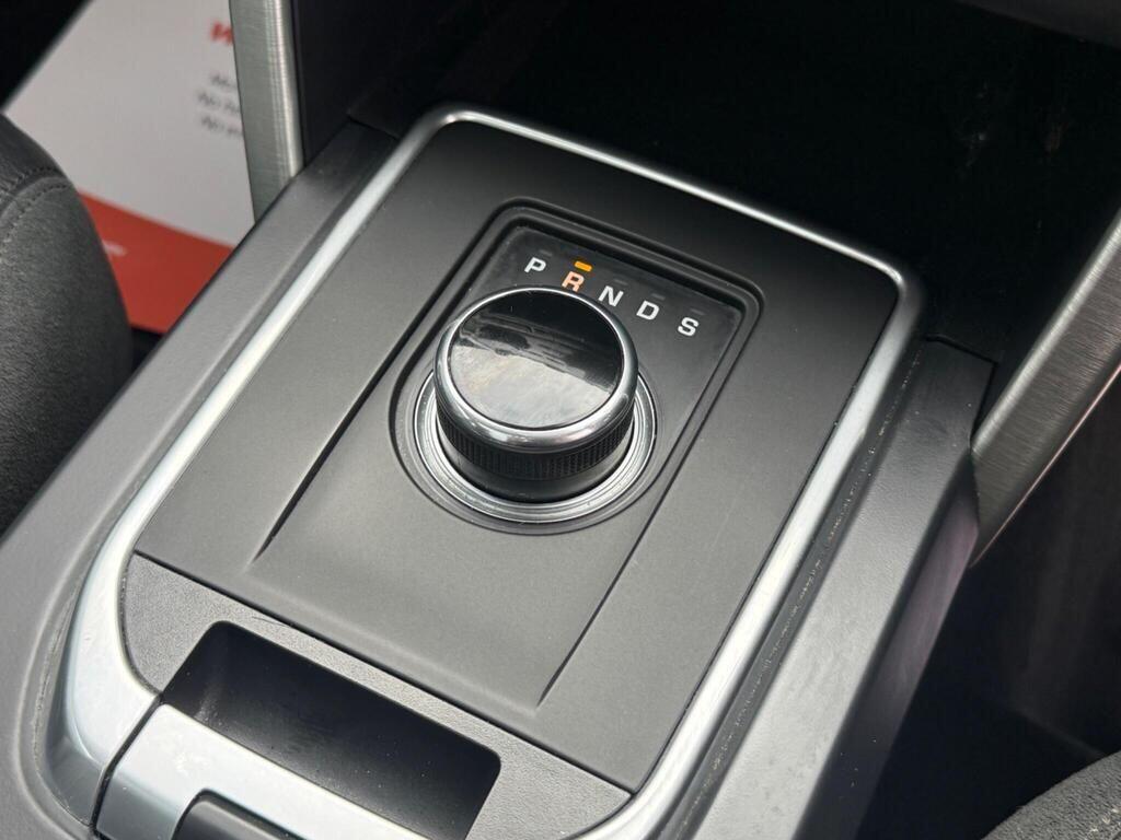 Land Rover Discovery Sport view 37