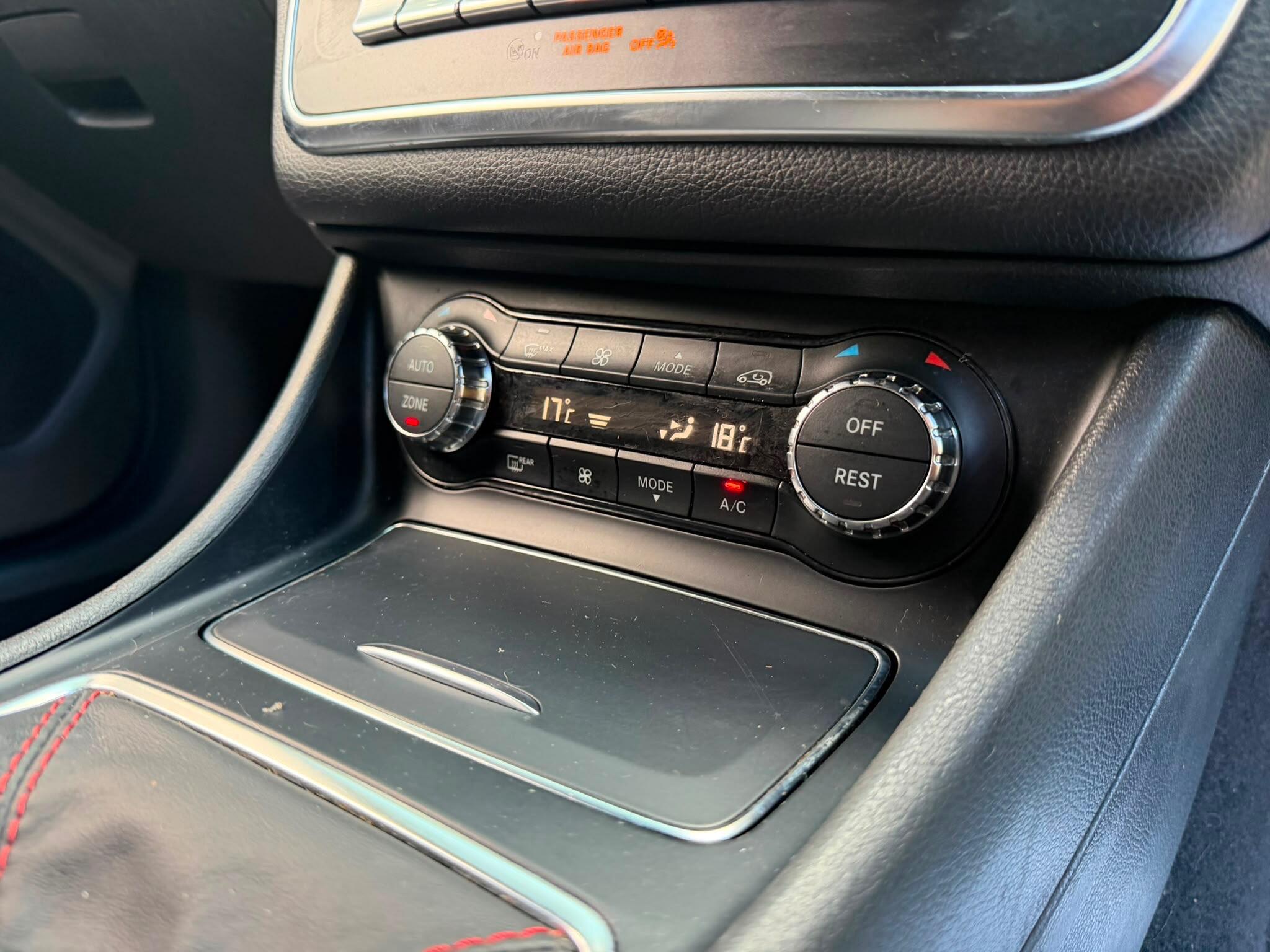 Mercedes-Benz Cla view 24