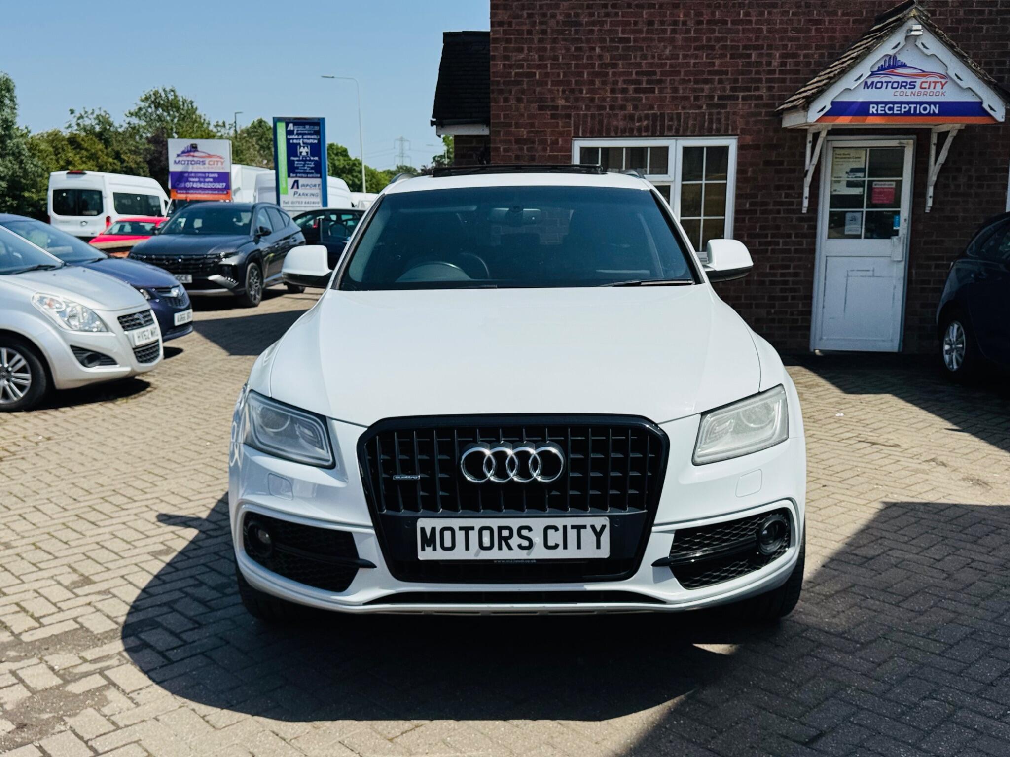 Audi Q5 view 3