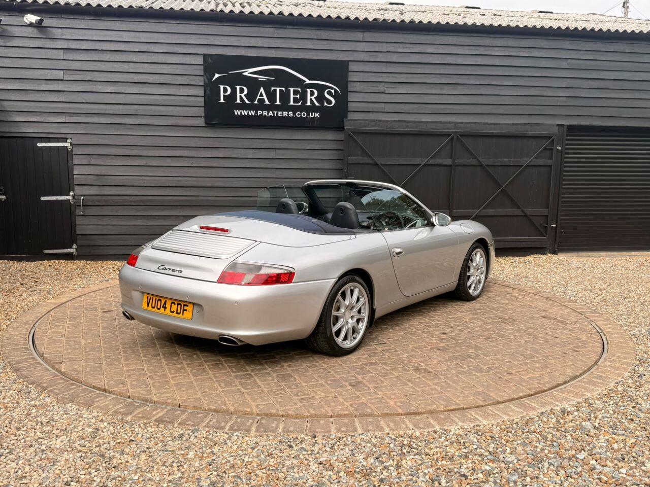 Porsche 911 view 24