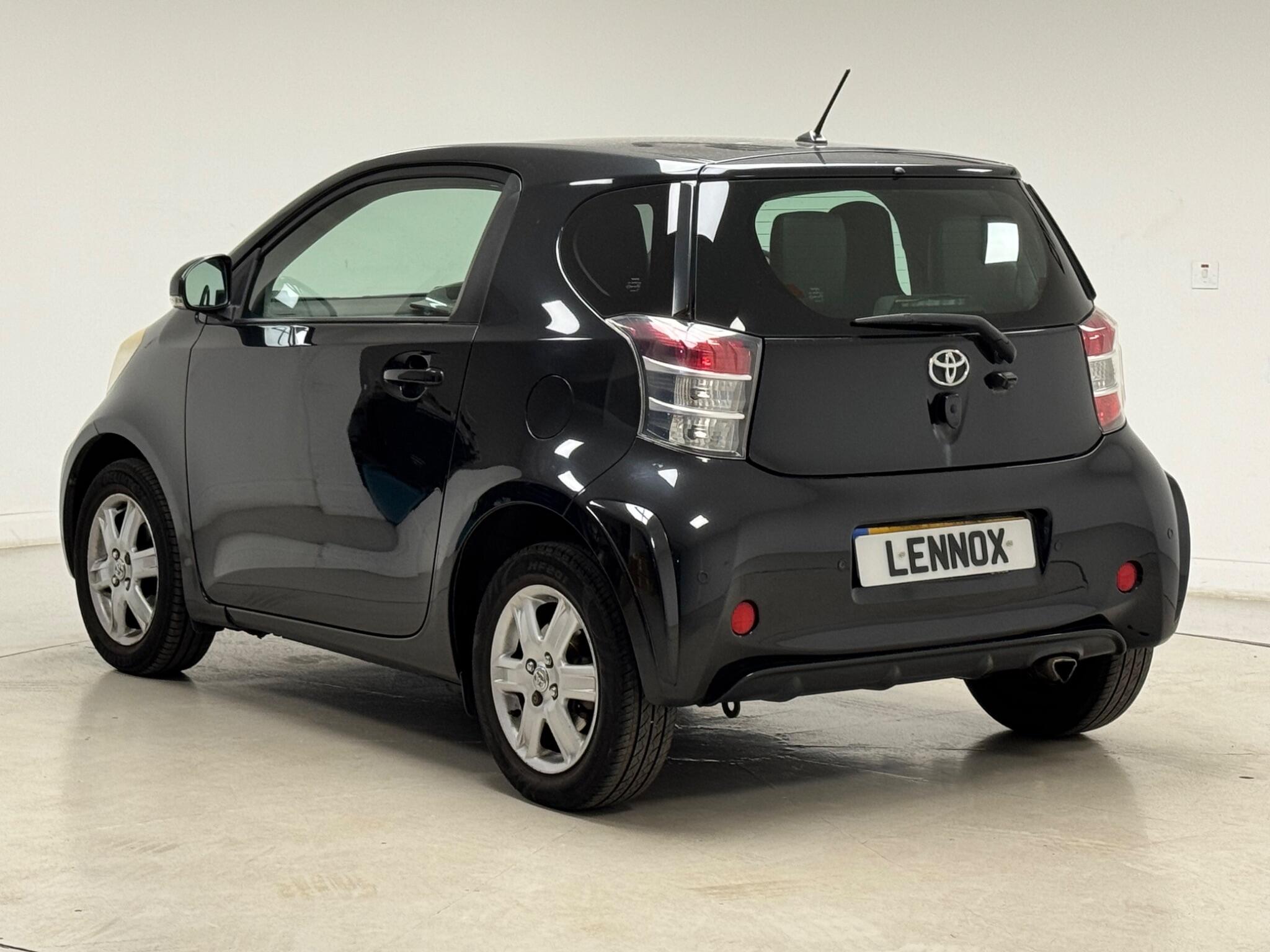 Toyota Iq view 4