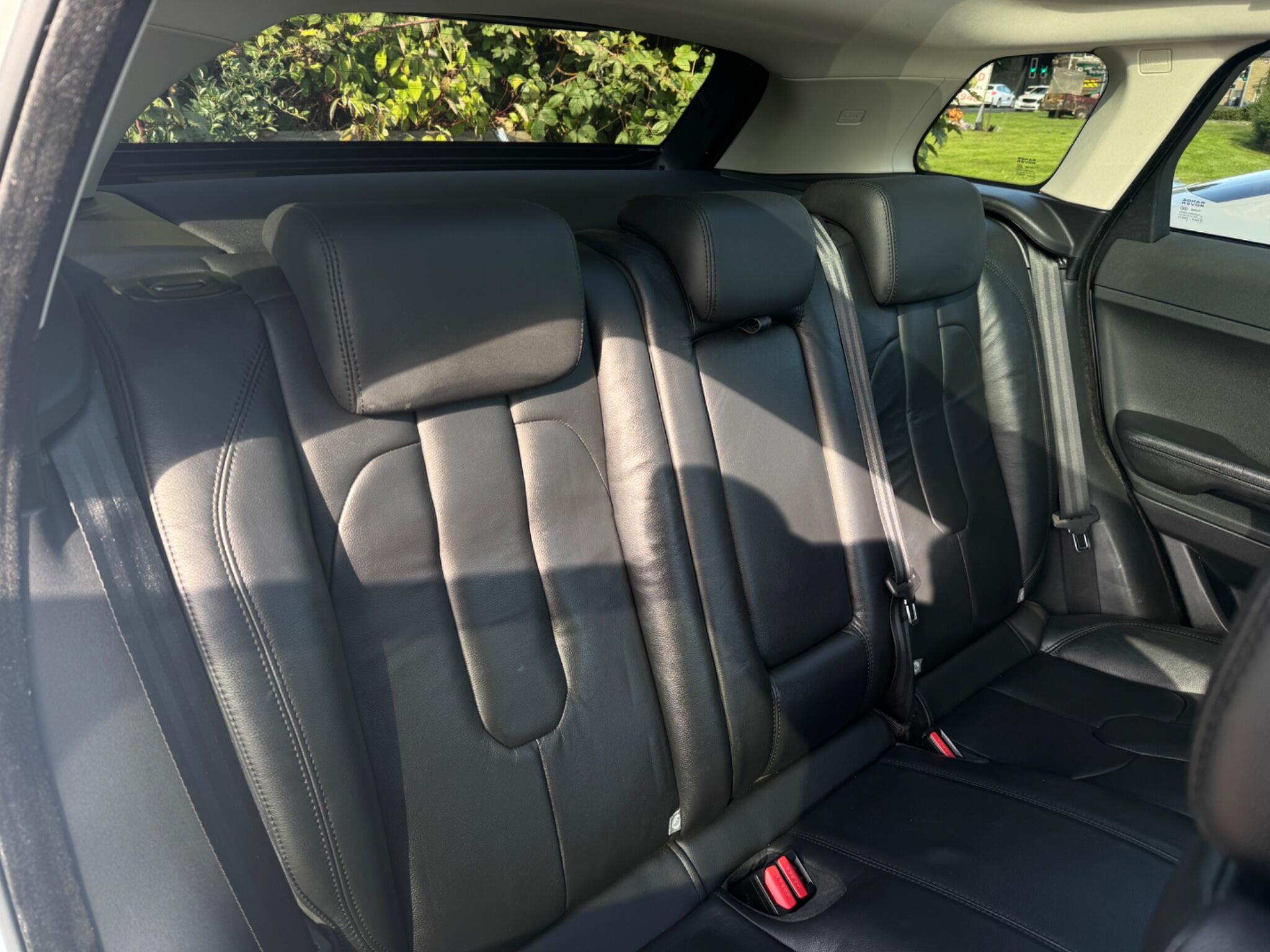 Land Rover Range Rover Evoque view 22