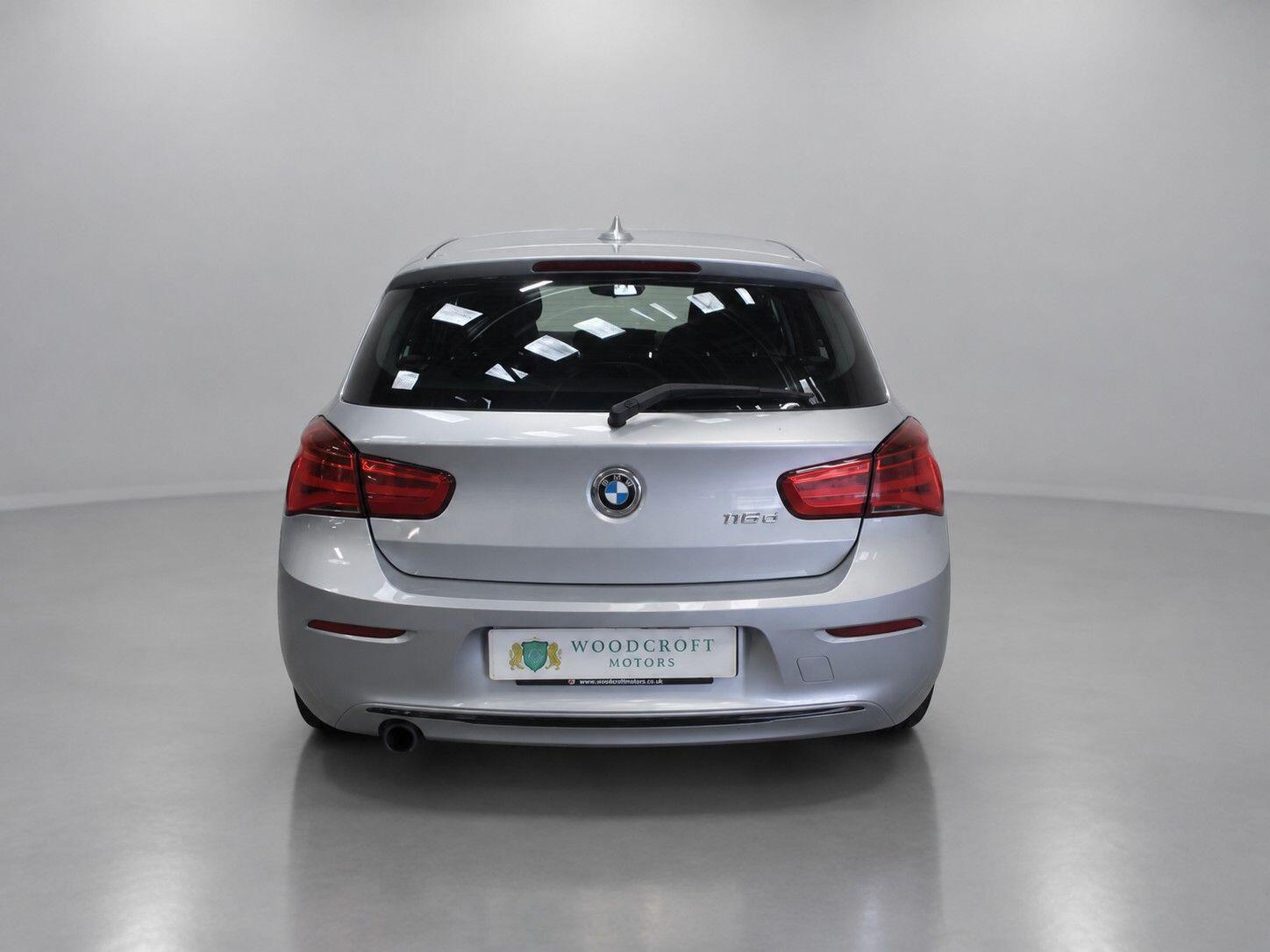 BMW 1 Series view 14