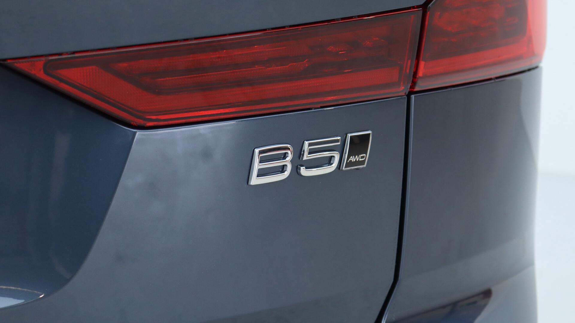 Volvo XC60 view 45
