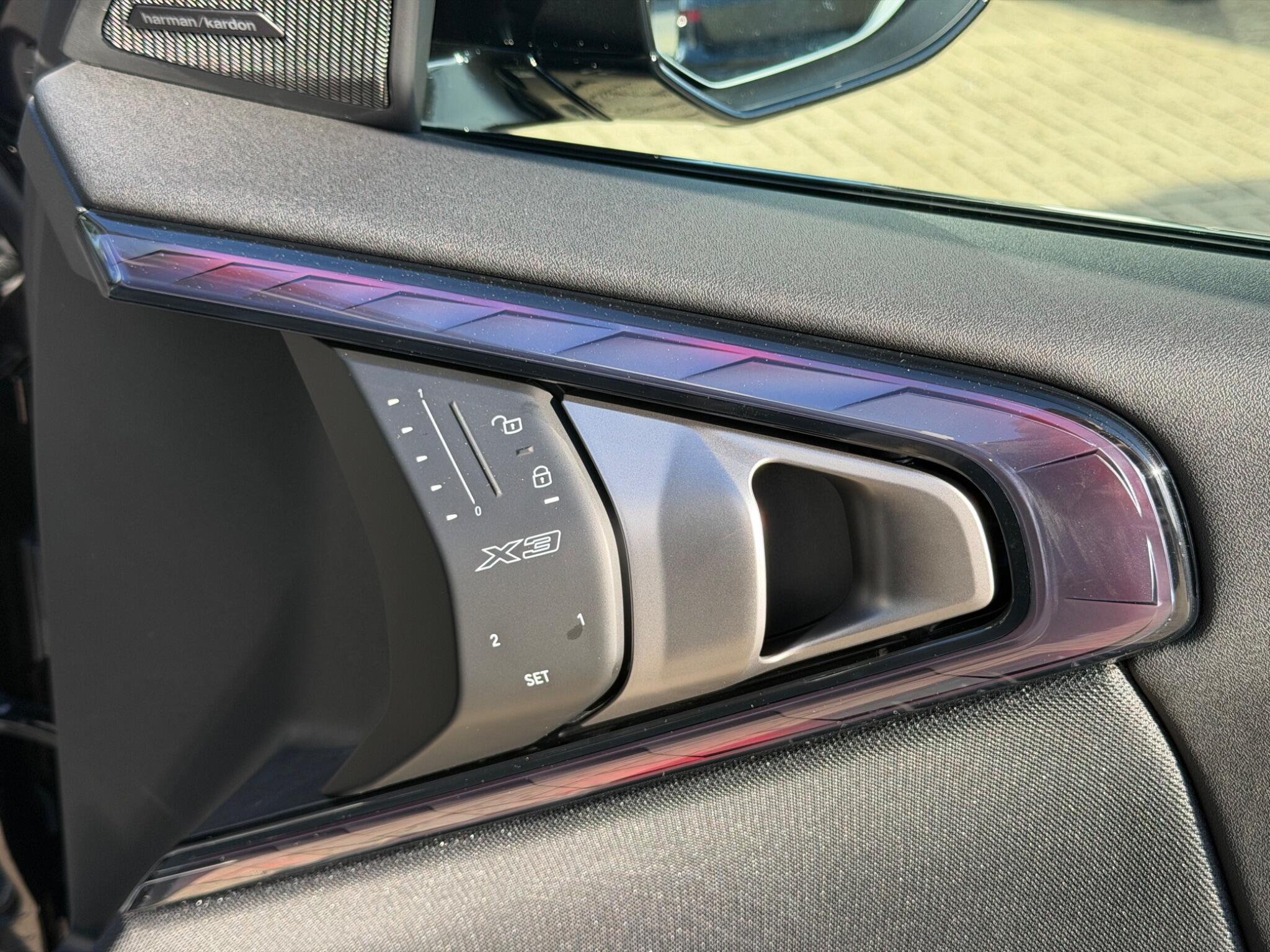 BMW X3 view 13