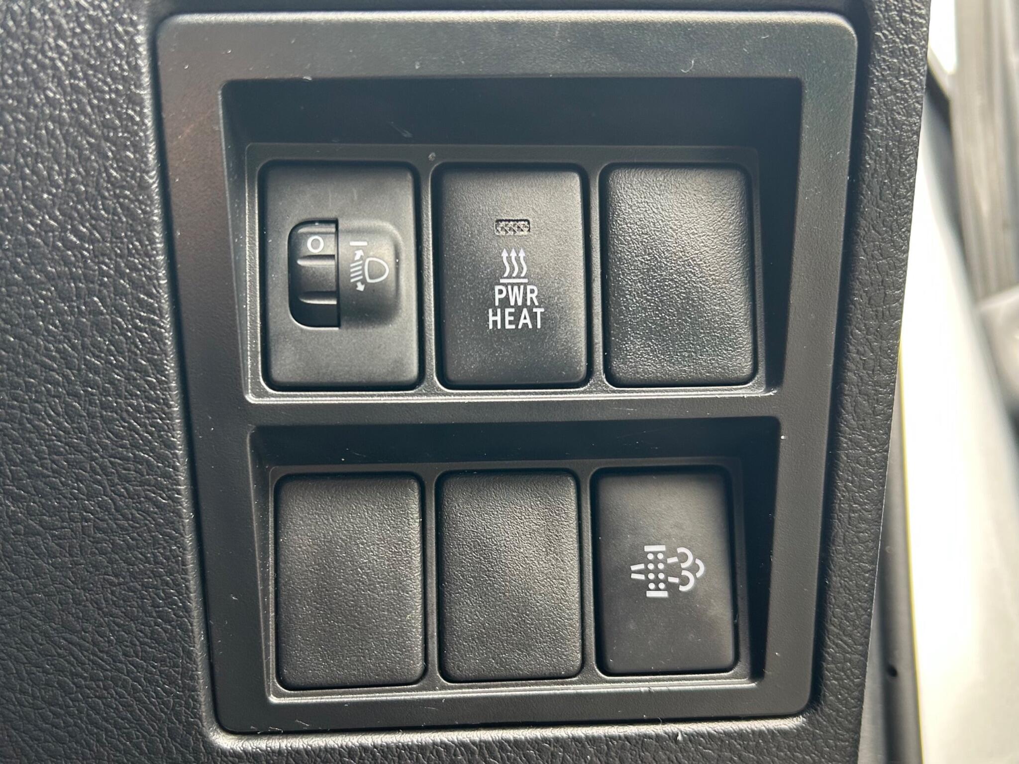 Toyota Hilux view 42
