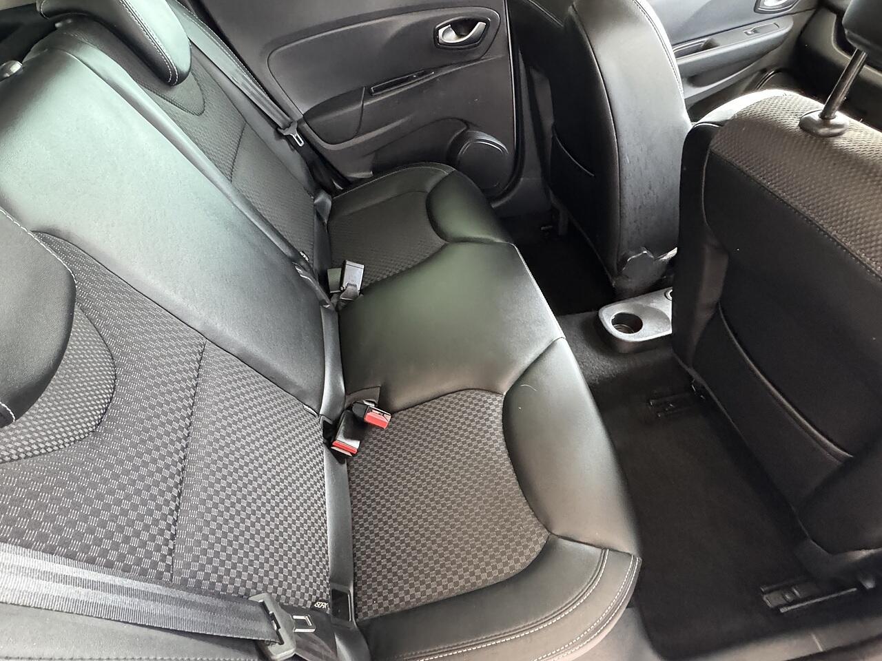 Renault Clio view 14