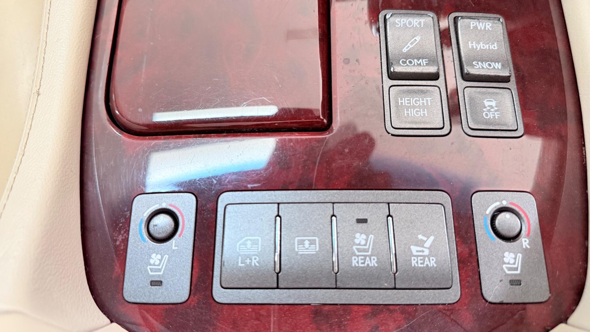 Lexus LS view 11