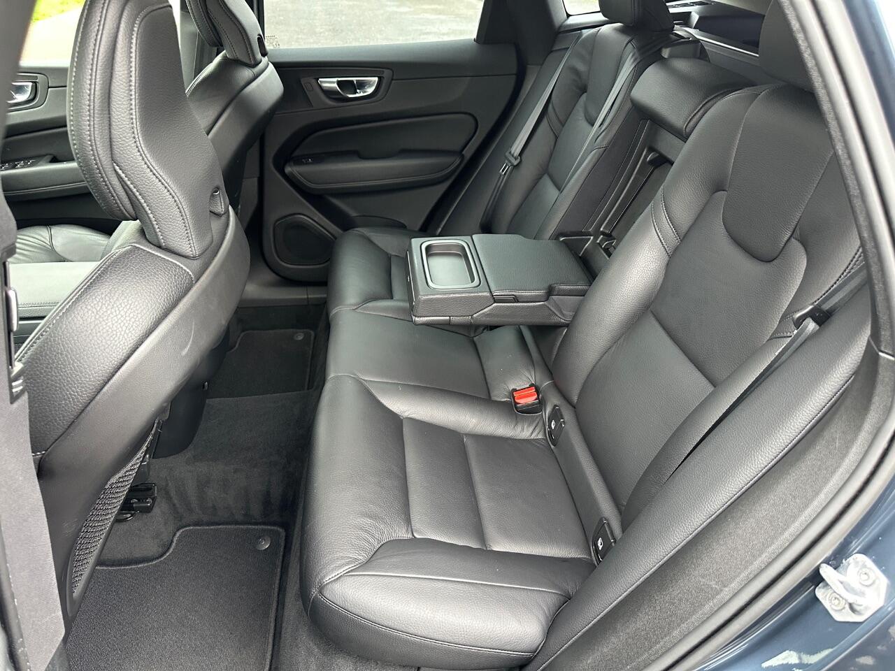 Volvo XC60 view 11
