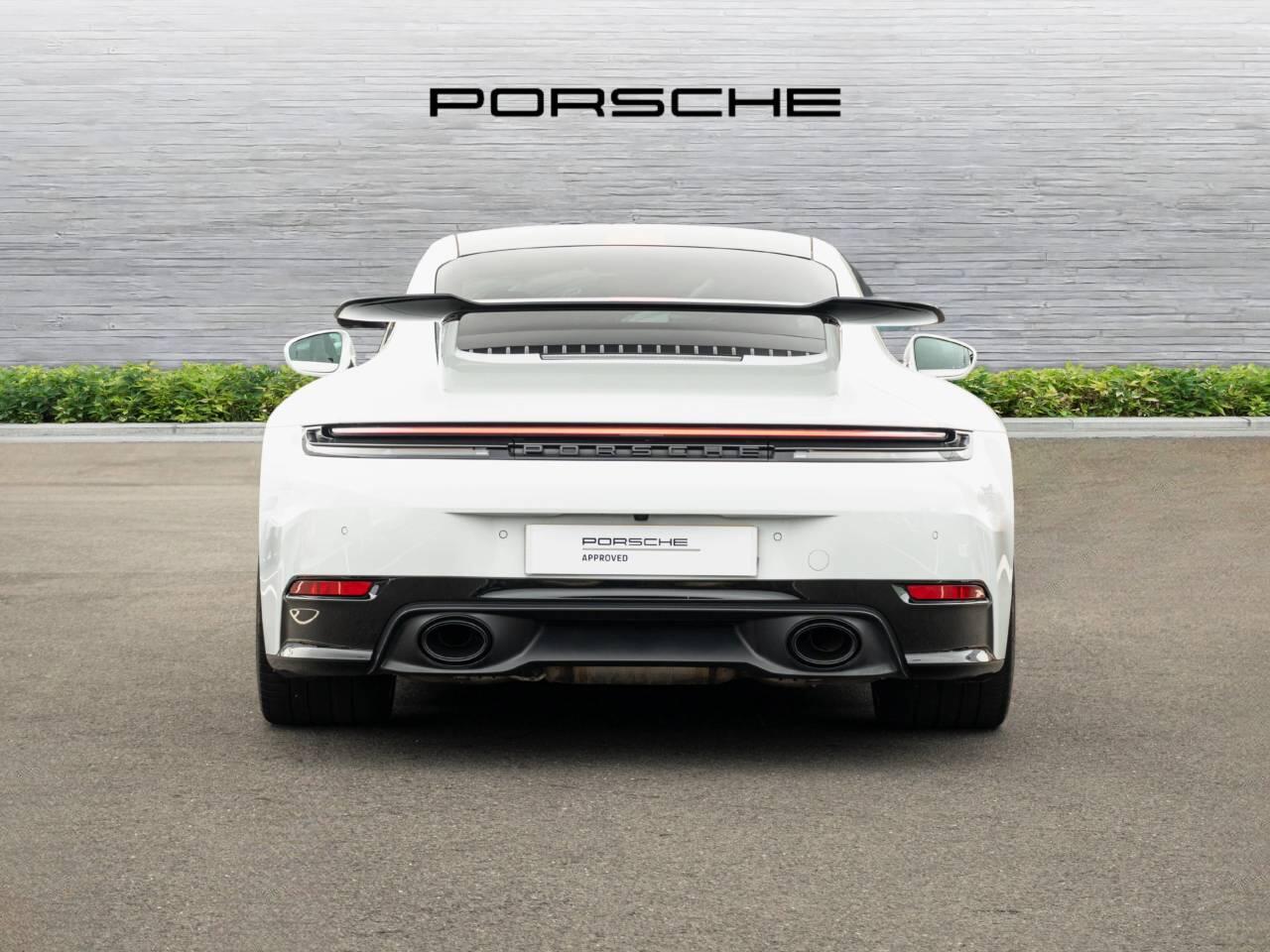 Porsche 911 view 6