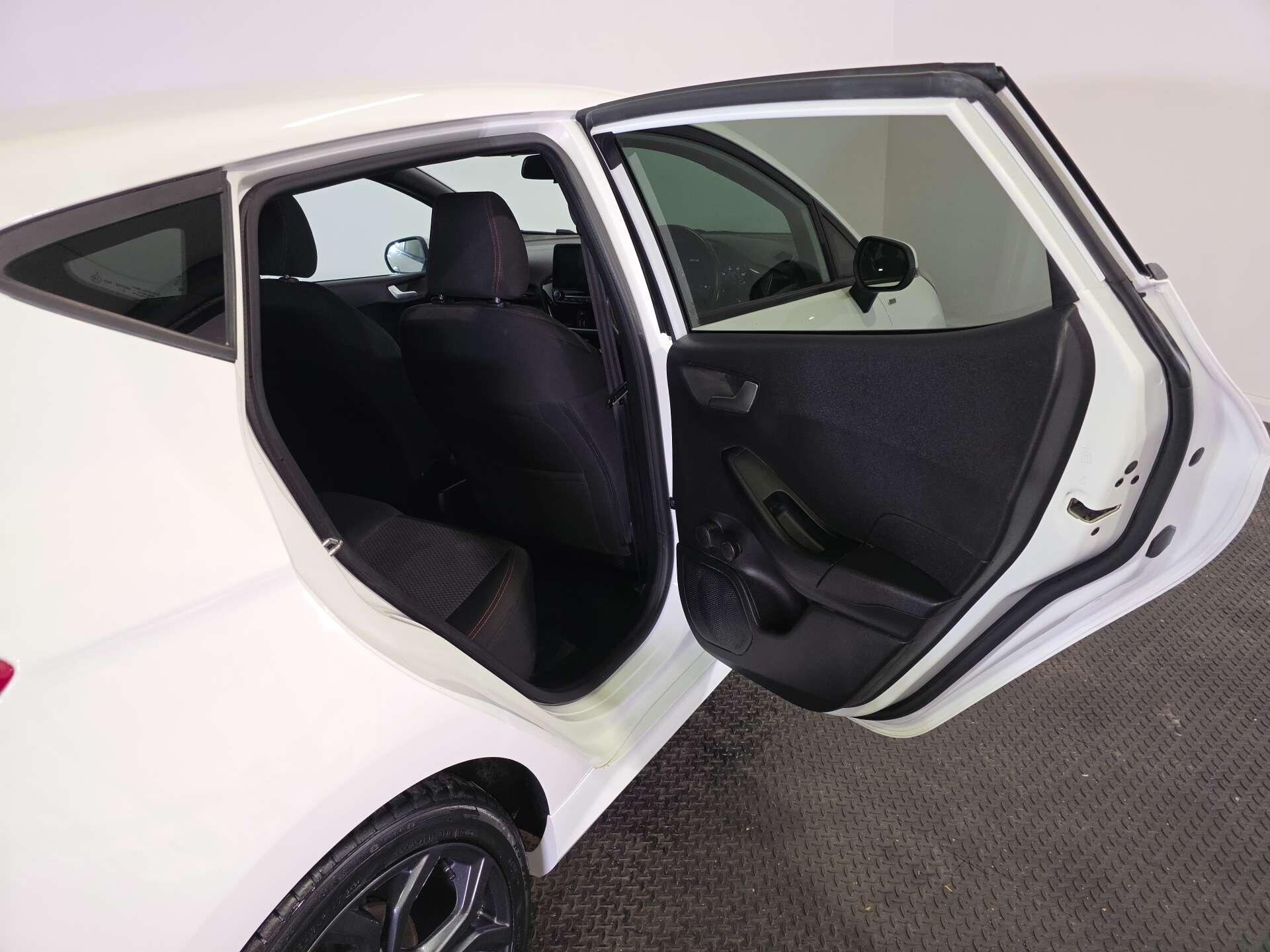 Ford Fiesta view 44