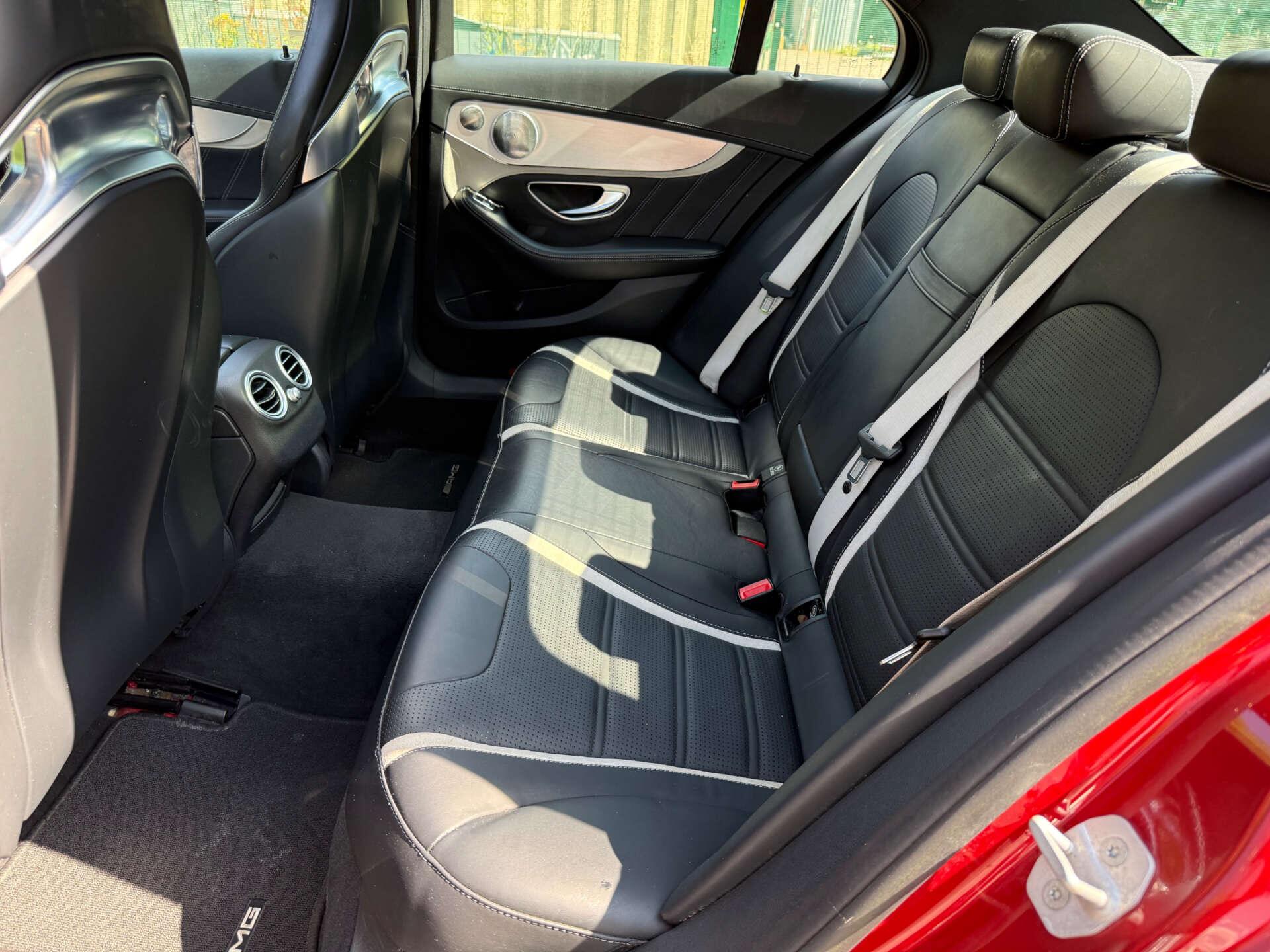 Mercedes-Benz C-Class view 26