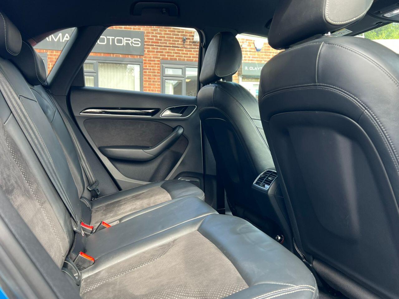 Audi Q3 view 18