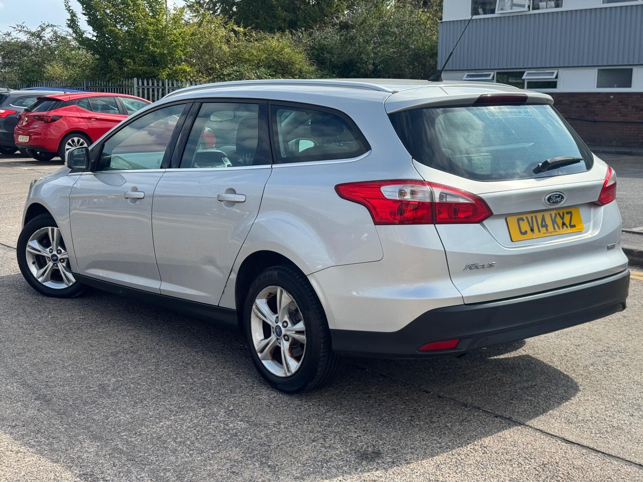 Ford Focus view 17