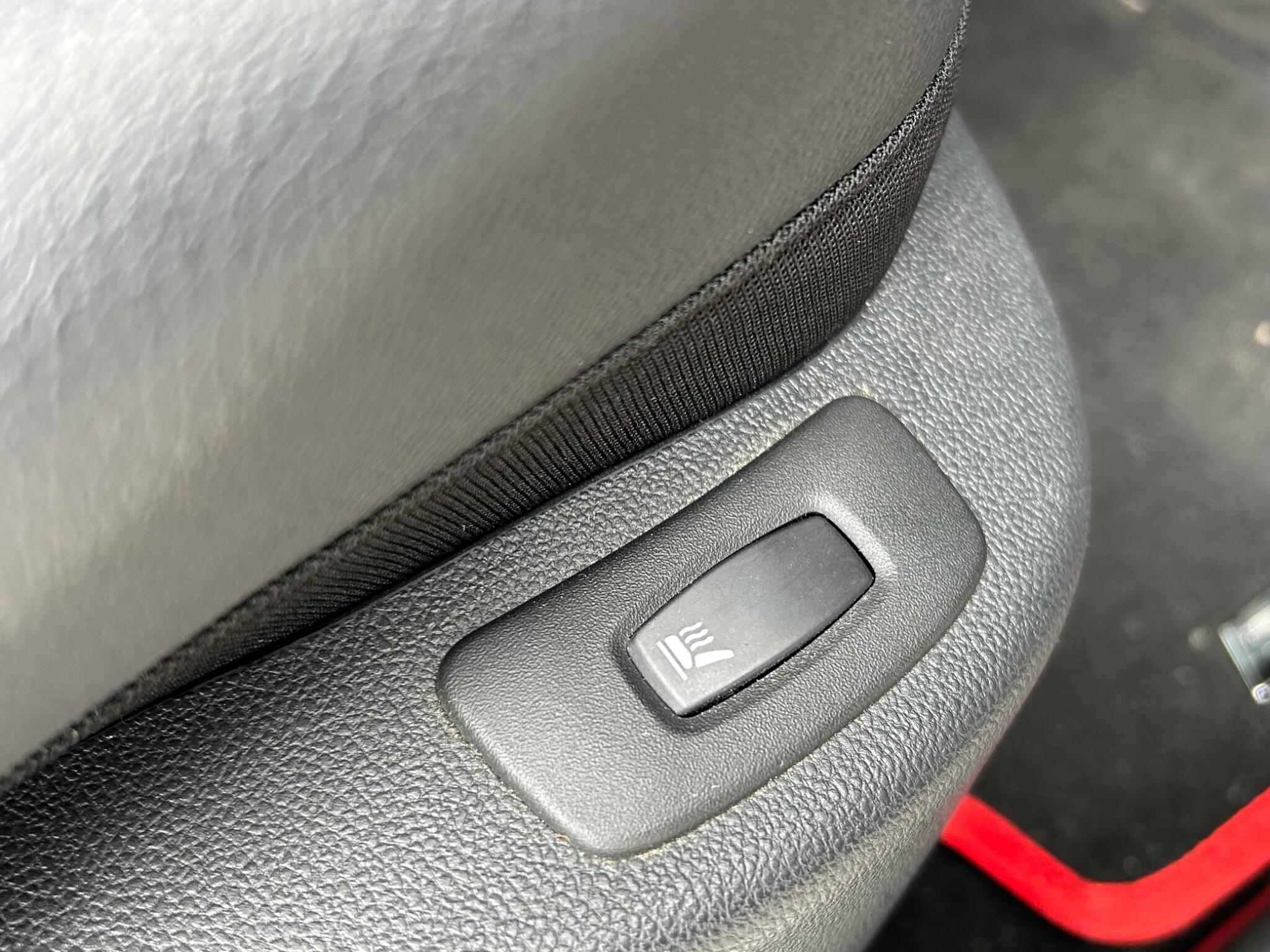 Renault Clio view 25