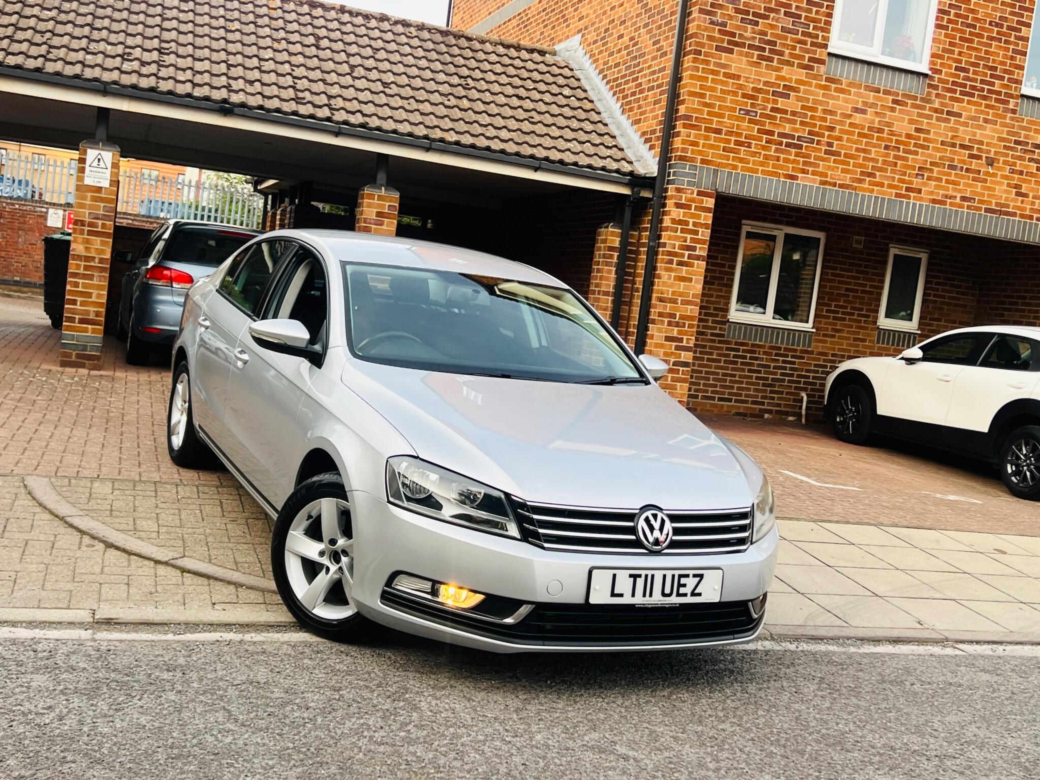 Volkswagen Passat view 11