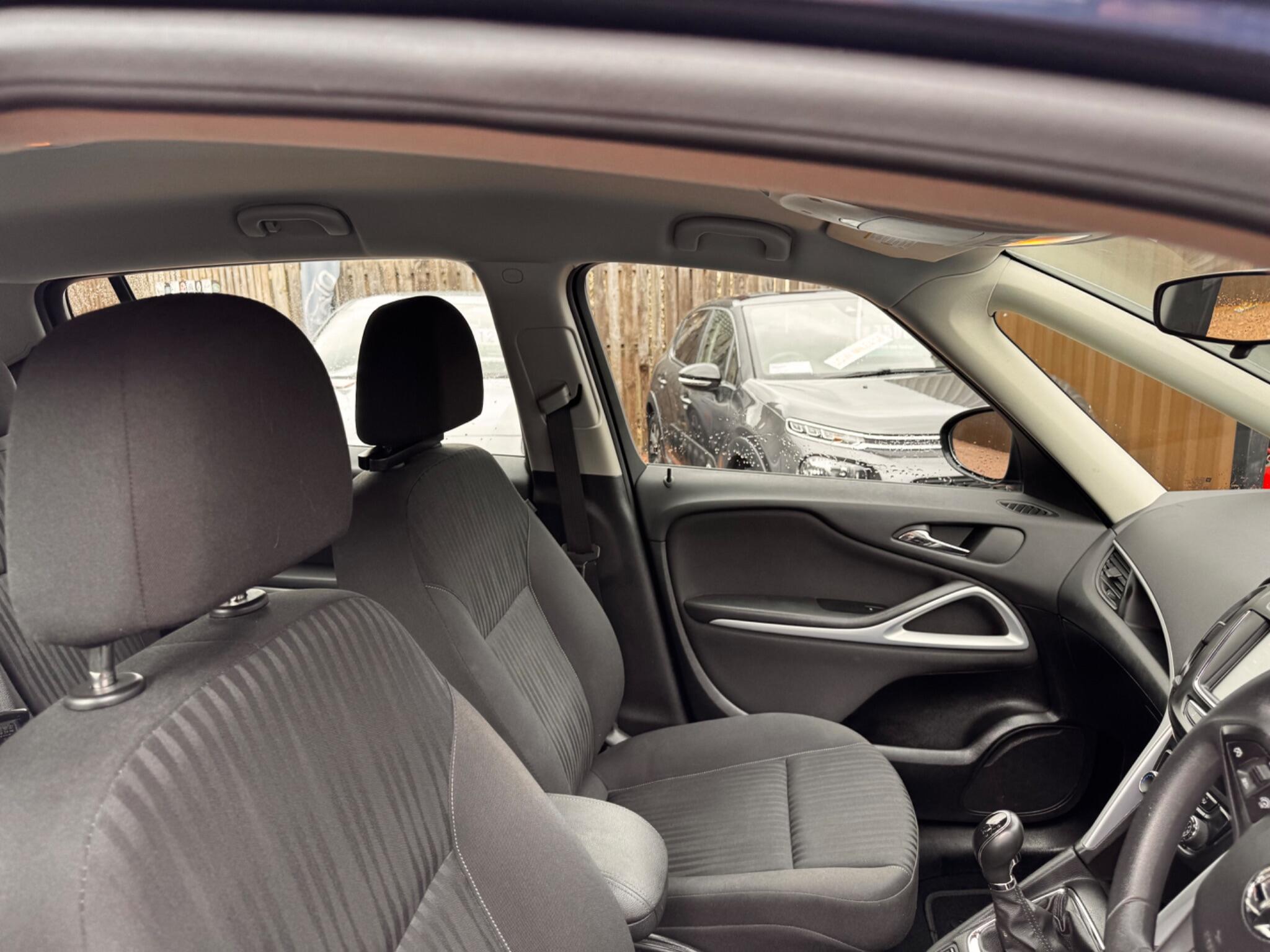 Vauxhall Zafira Tourer view 20