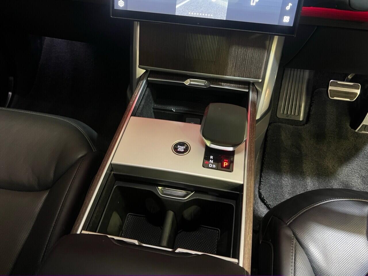 Land Rover Range Rover view 15