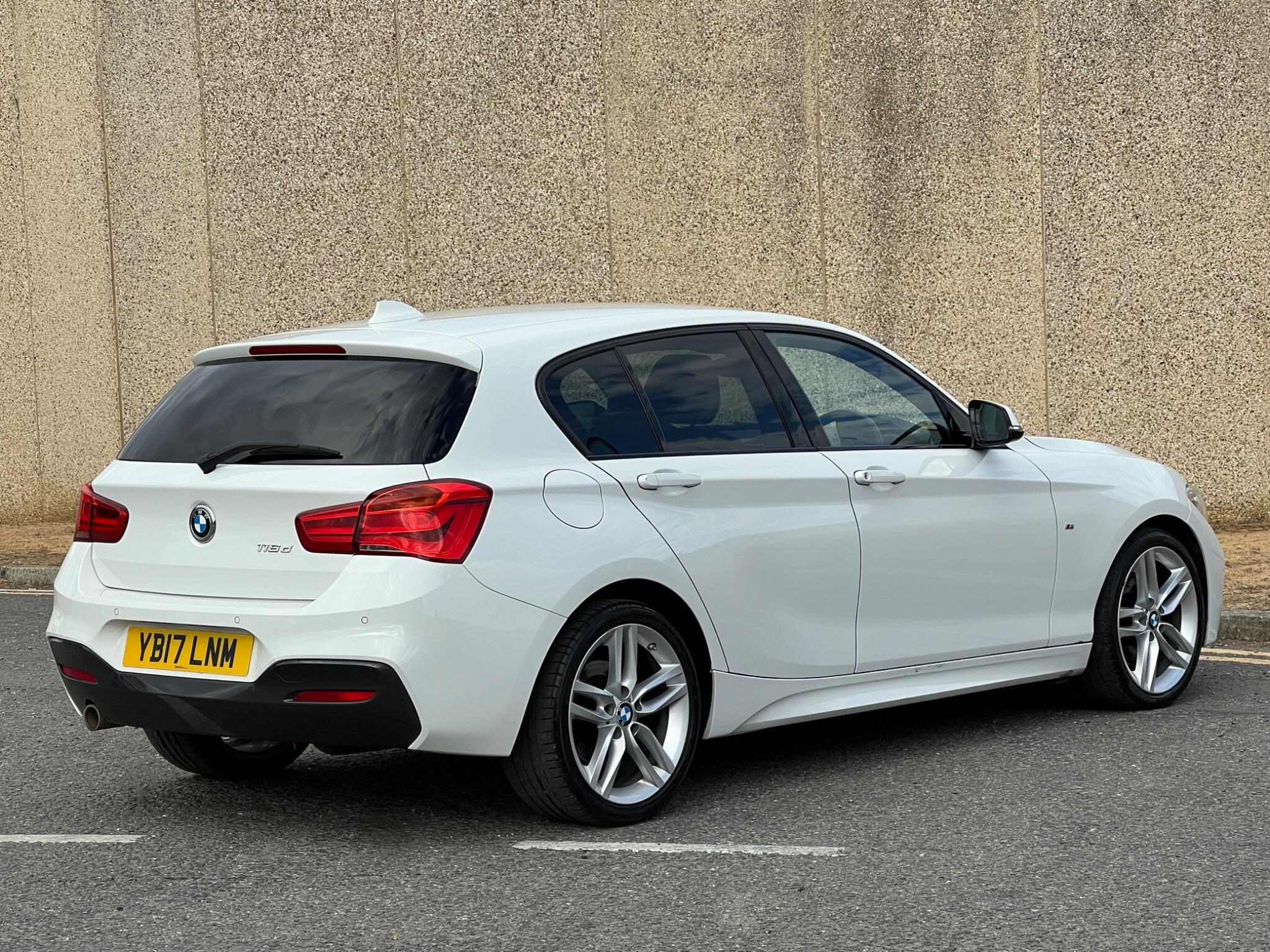 BMW 1 Series view 25