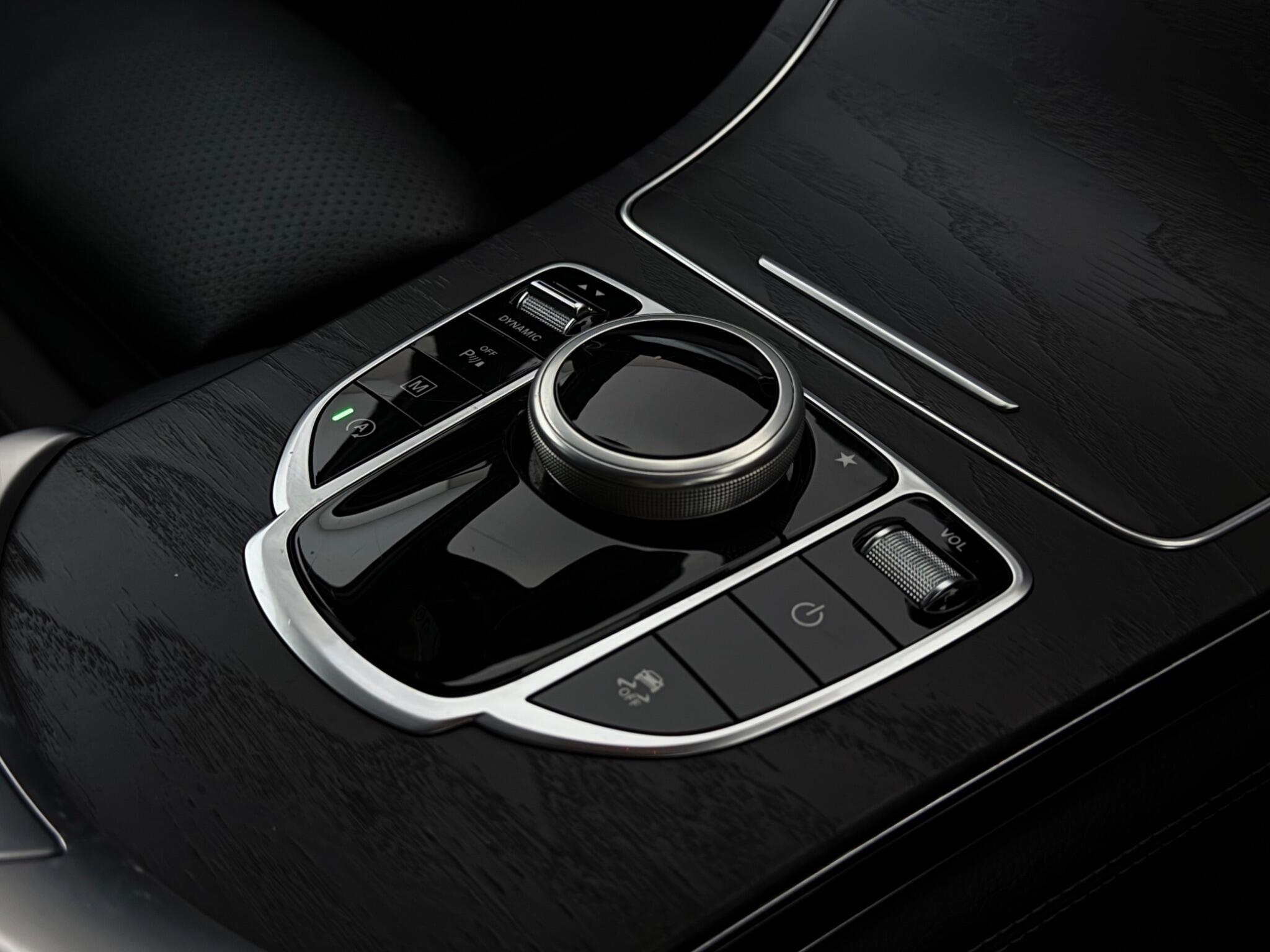 Mercedes-Benz GLC view 22