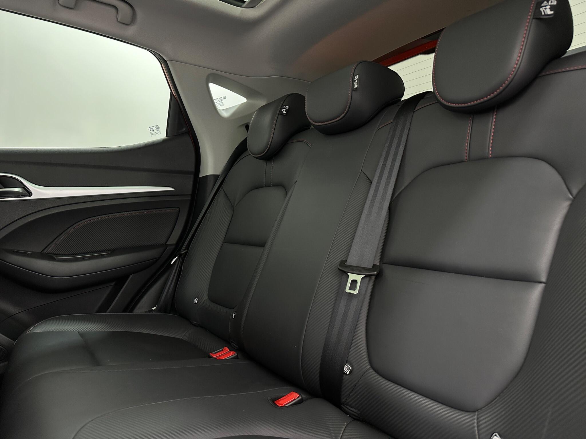 MG ZS view 38