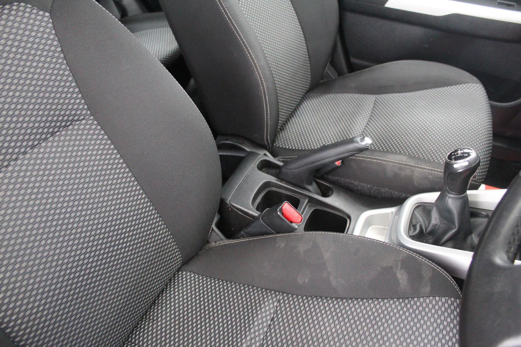 Suzuki Vitara view 38
