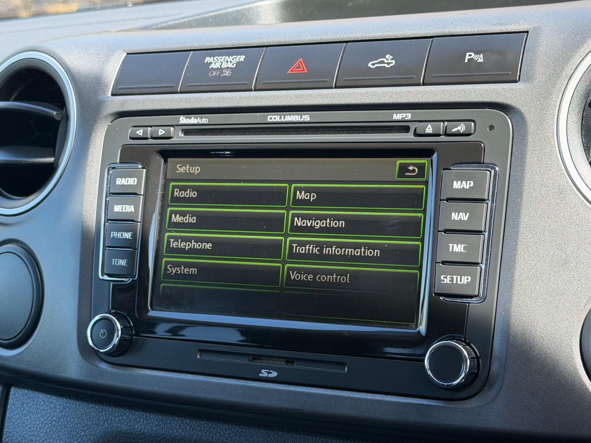 Volkswagen Amarok view 32
