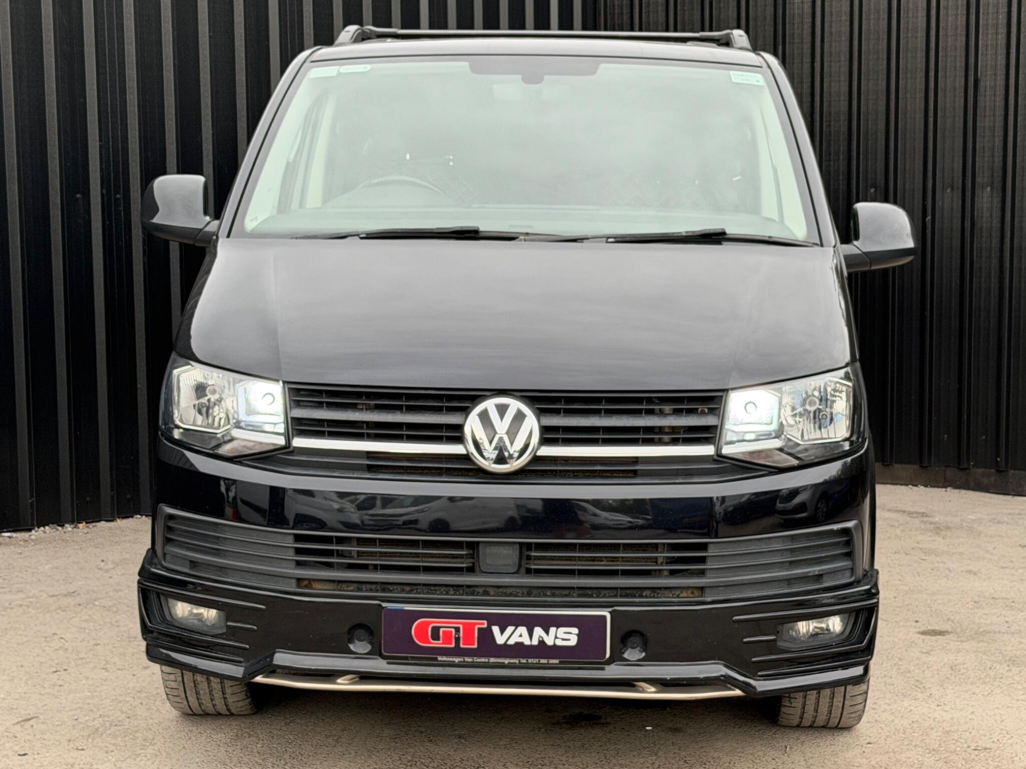 Volkswagen Transporter view 3