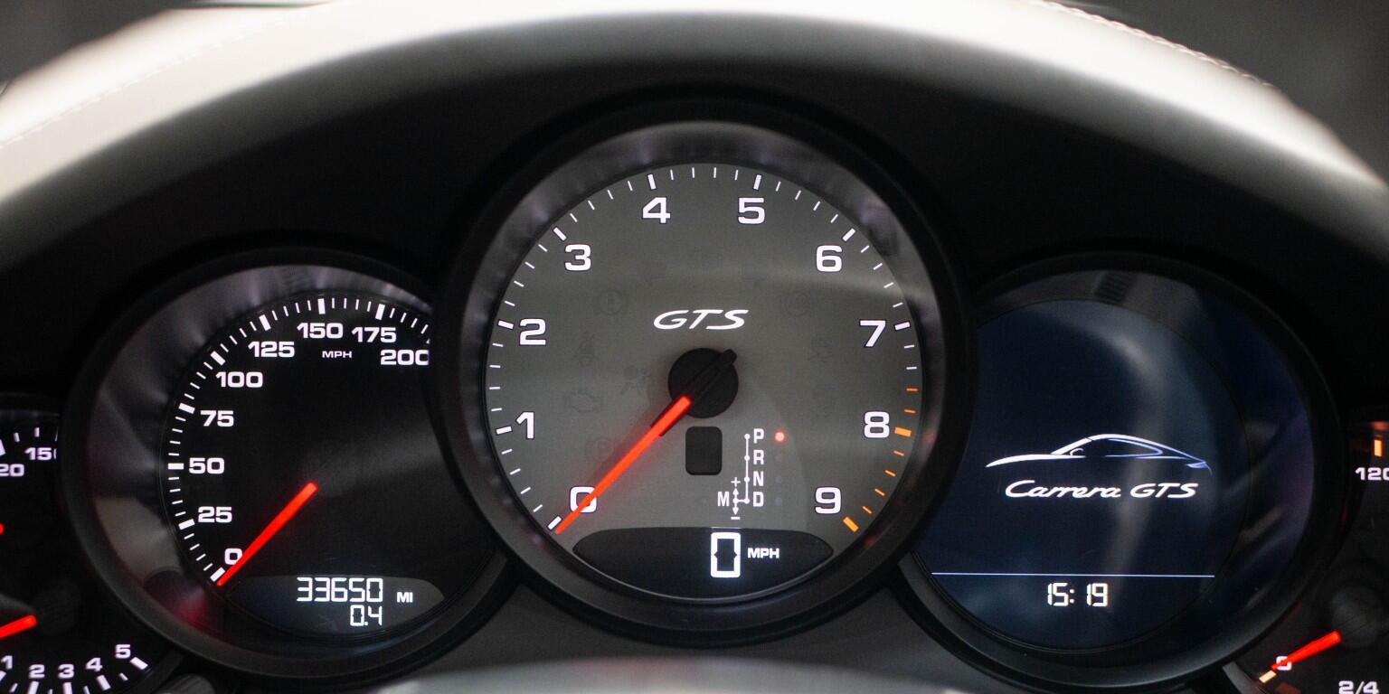 Porsche 911 view 38