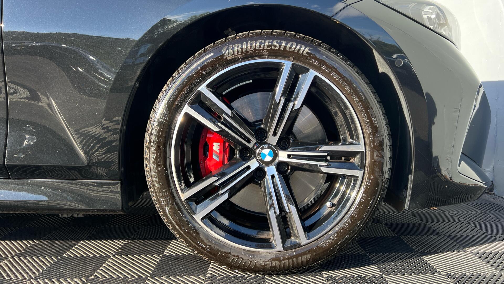 BMW 3 Series view 14