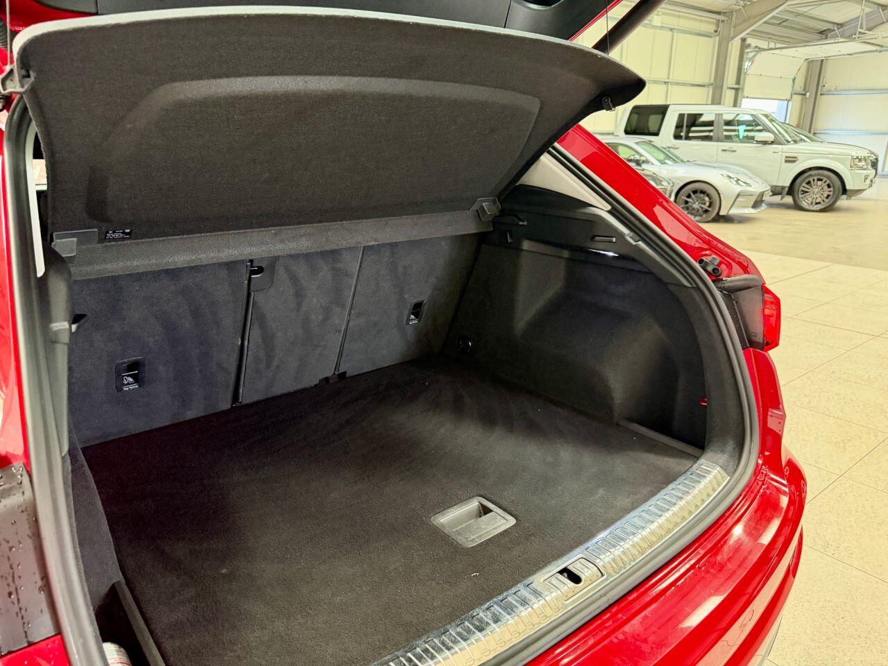 Audi Q3 view 27