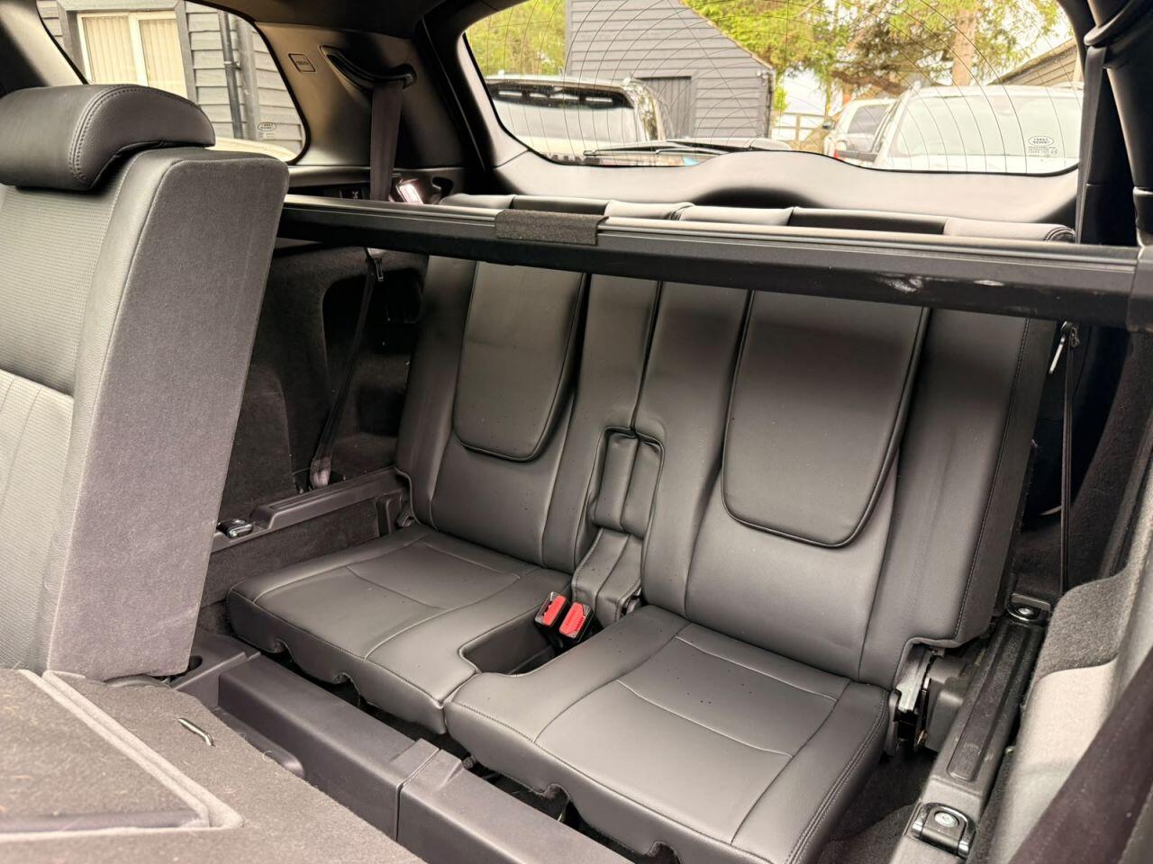 Land Rover Discovery Sport view 16