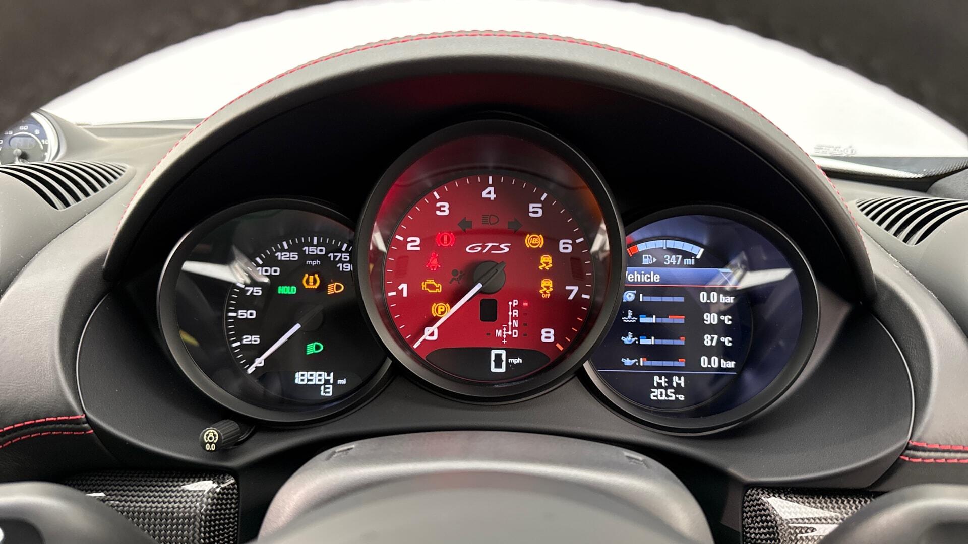 Porsche Cayman view 16