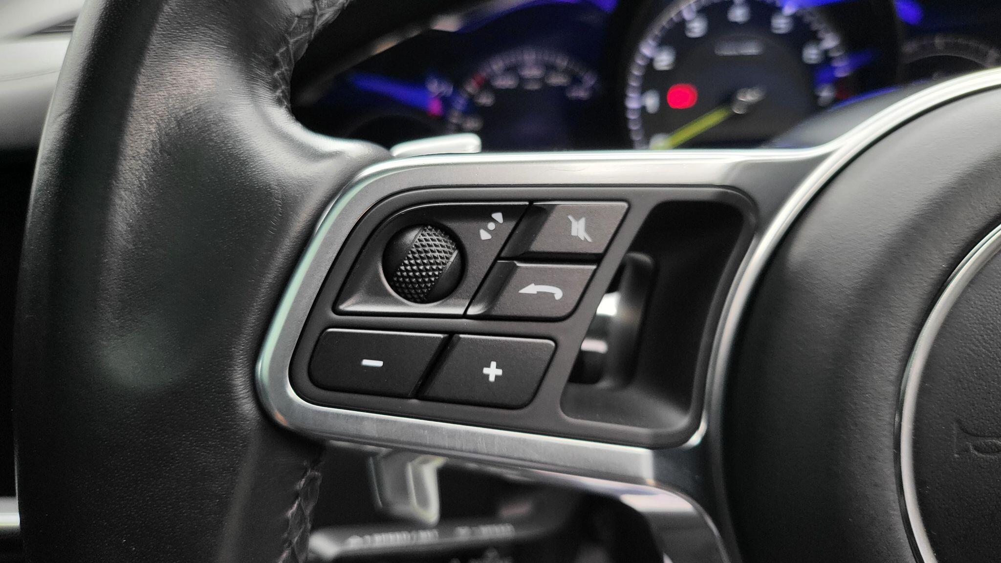 Porsche Cayenne view 15